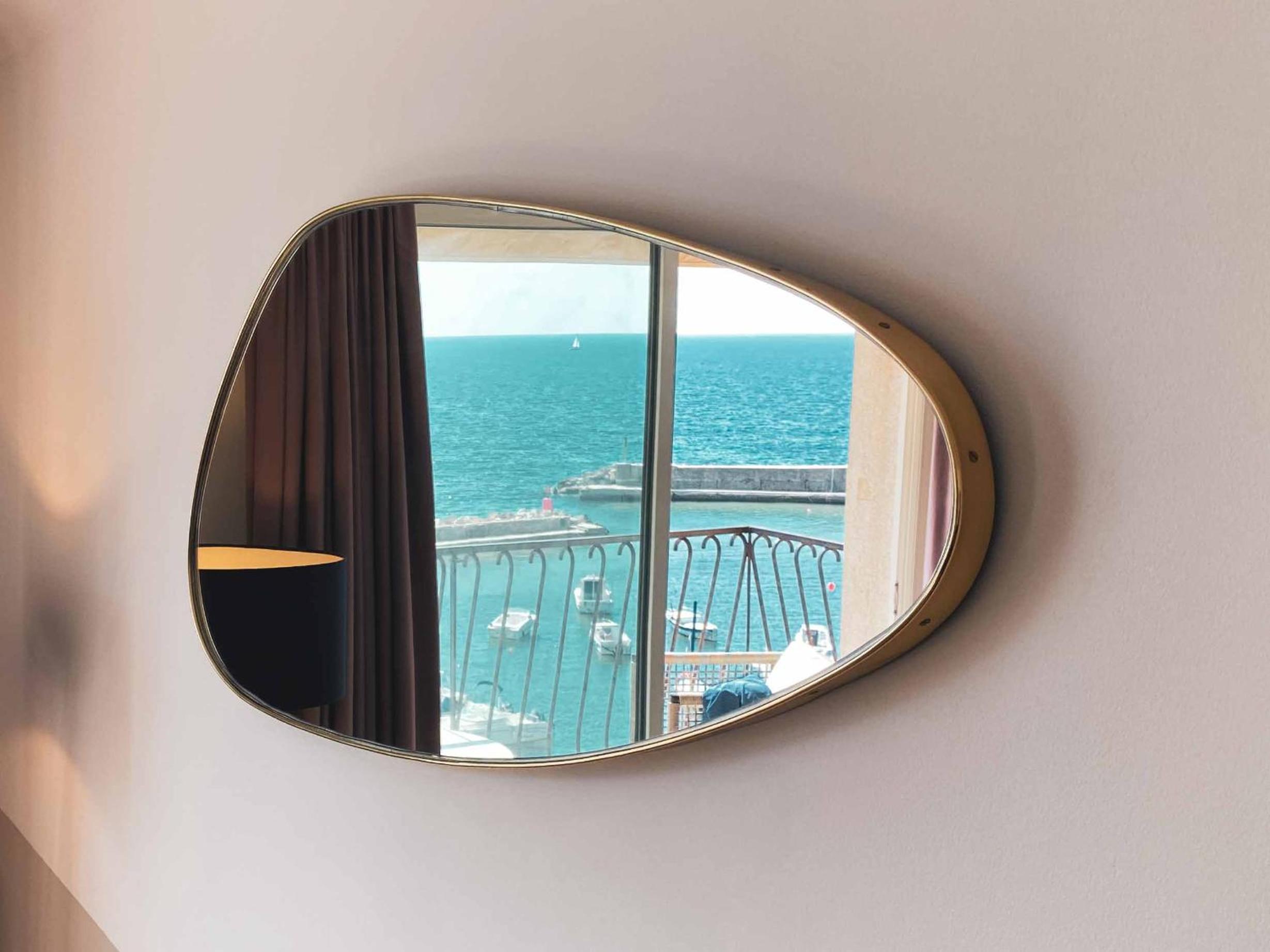 Superior Suite with Sea View - Photo 6