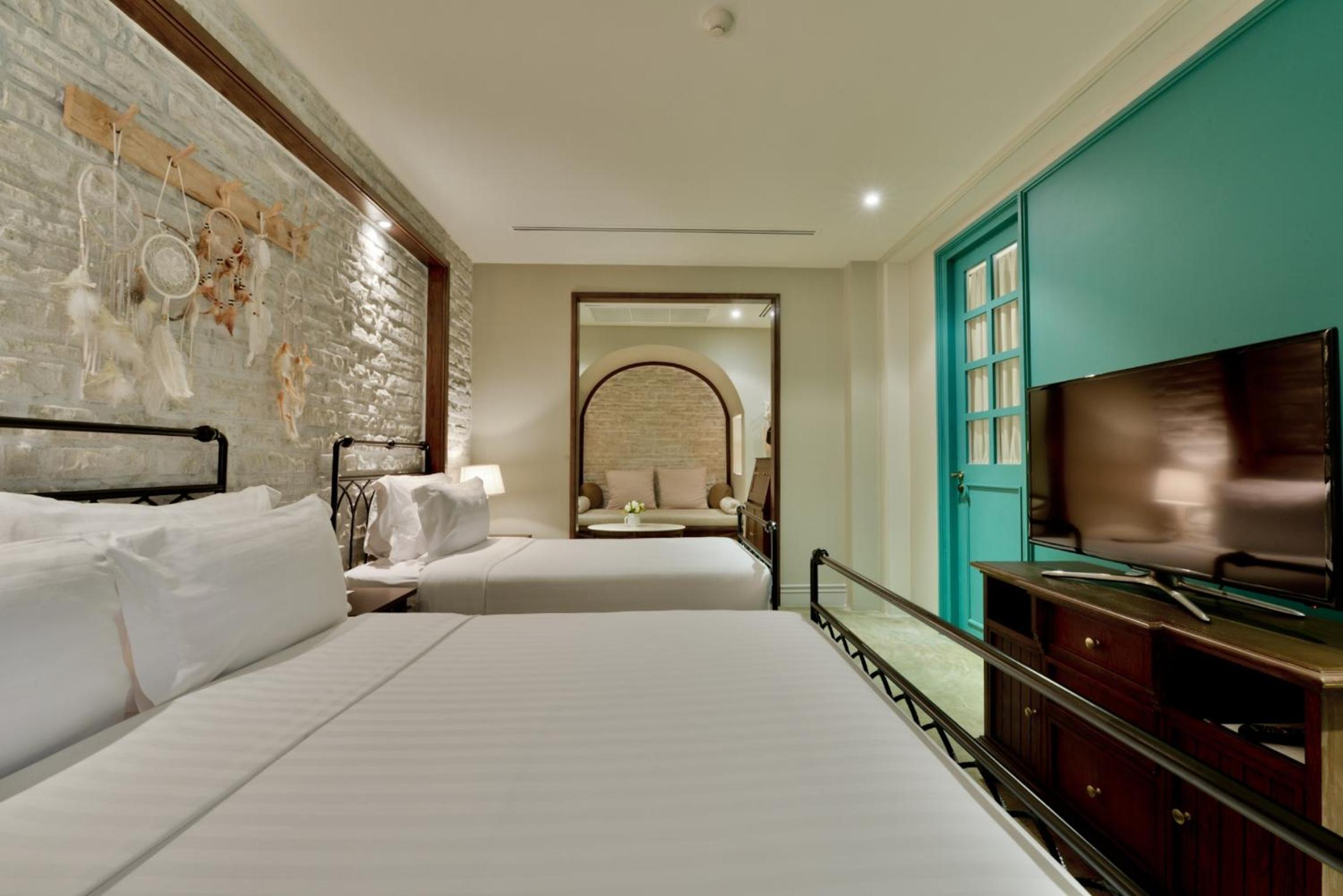 Glory Suite - Photo 1