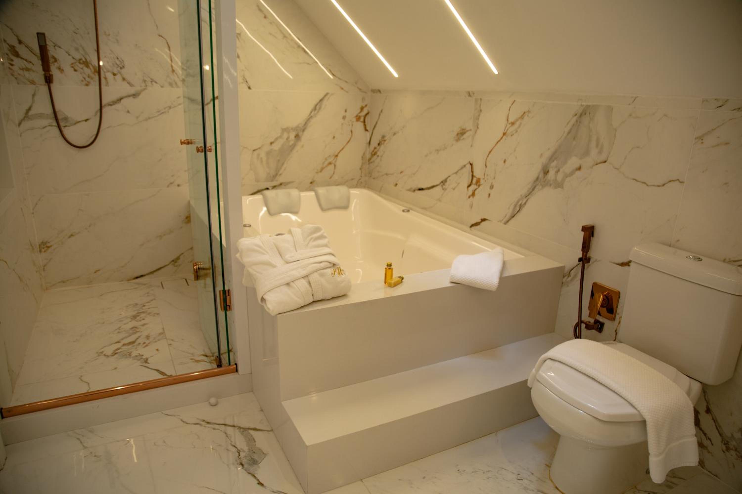 King Suite with Spa Bath