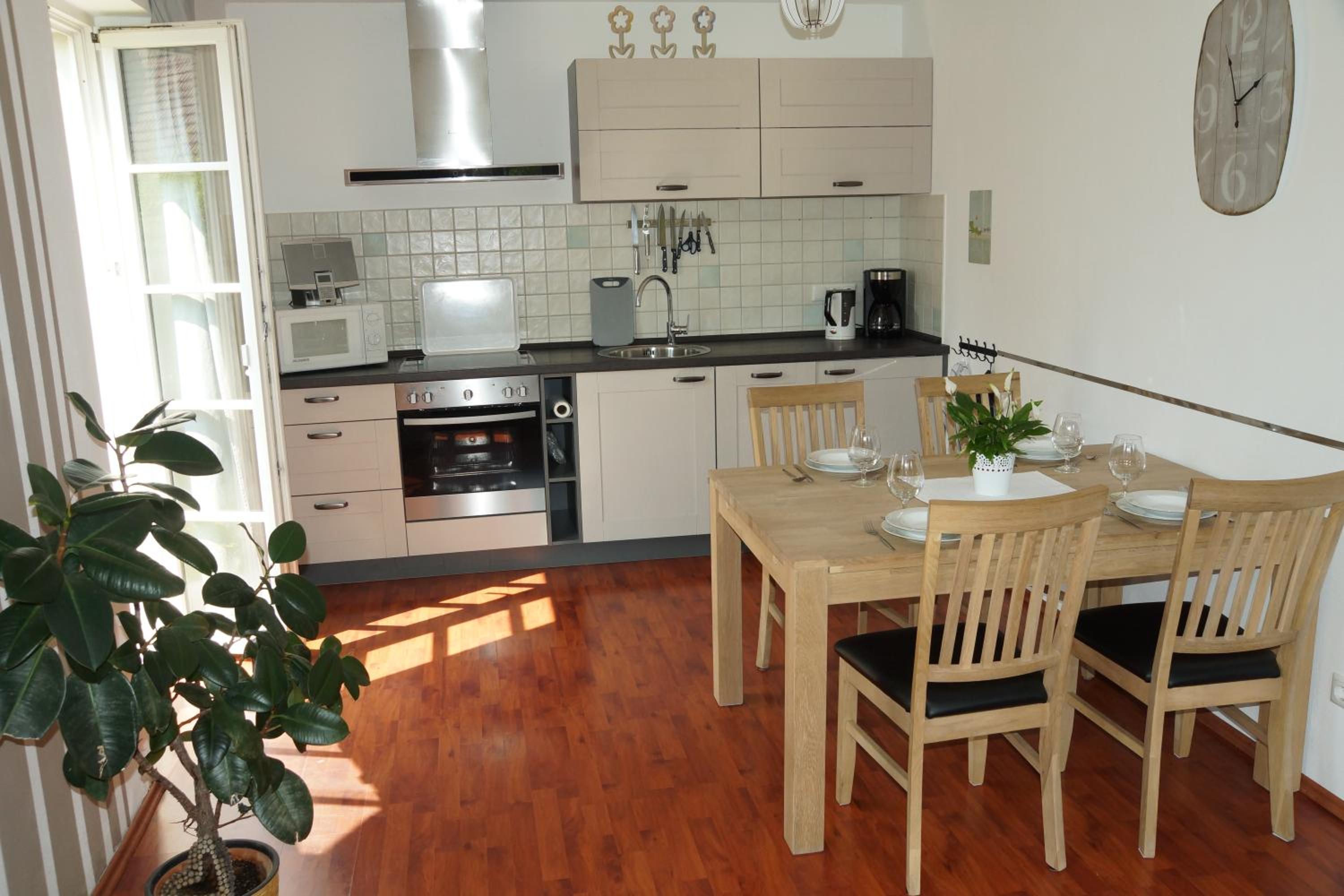 Apartment photo 3