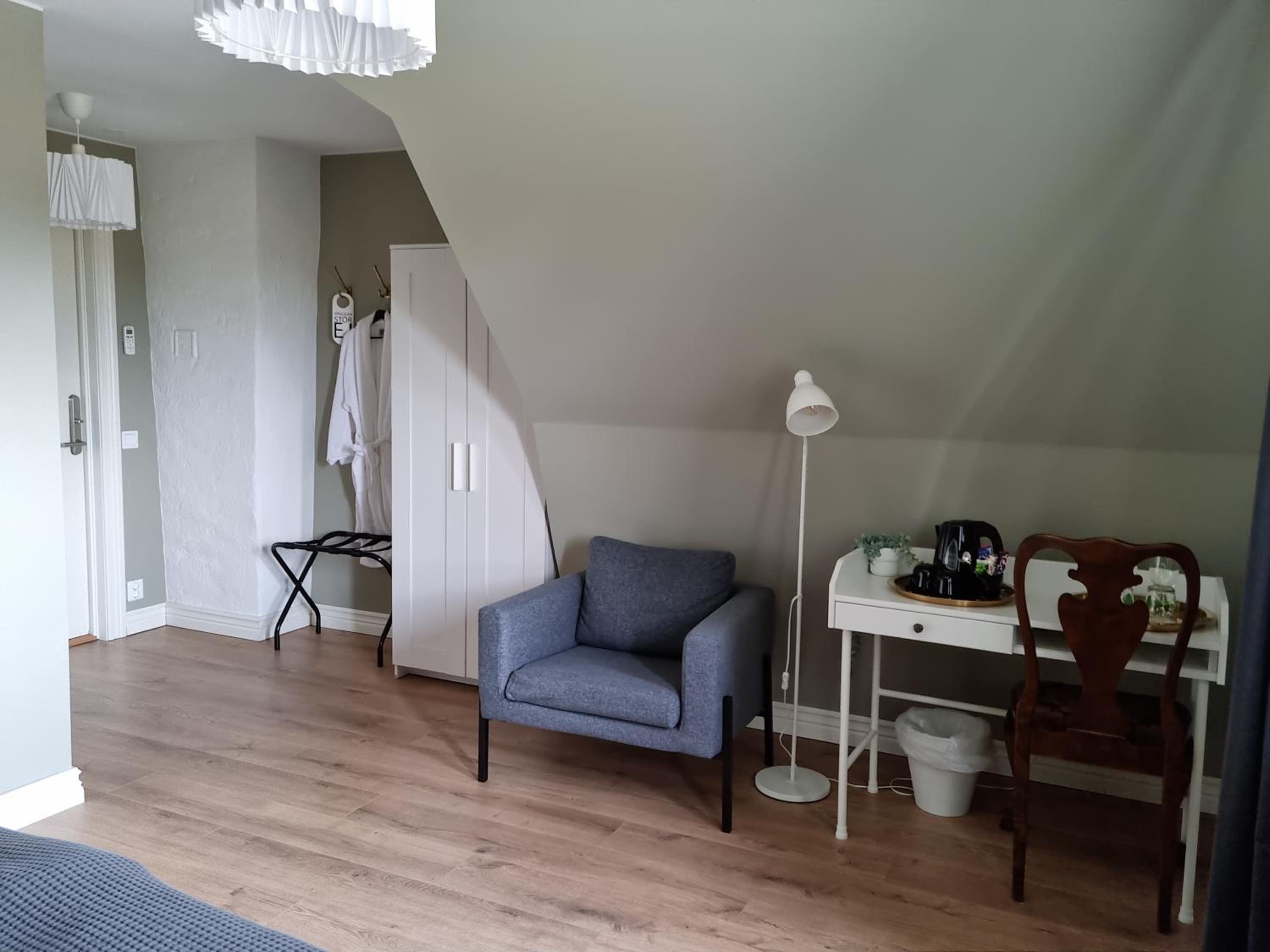 Double Room - Photo 5