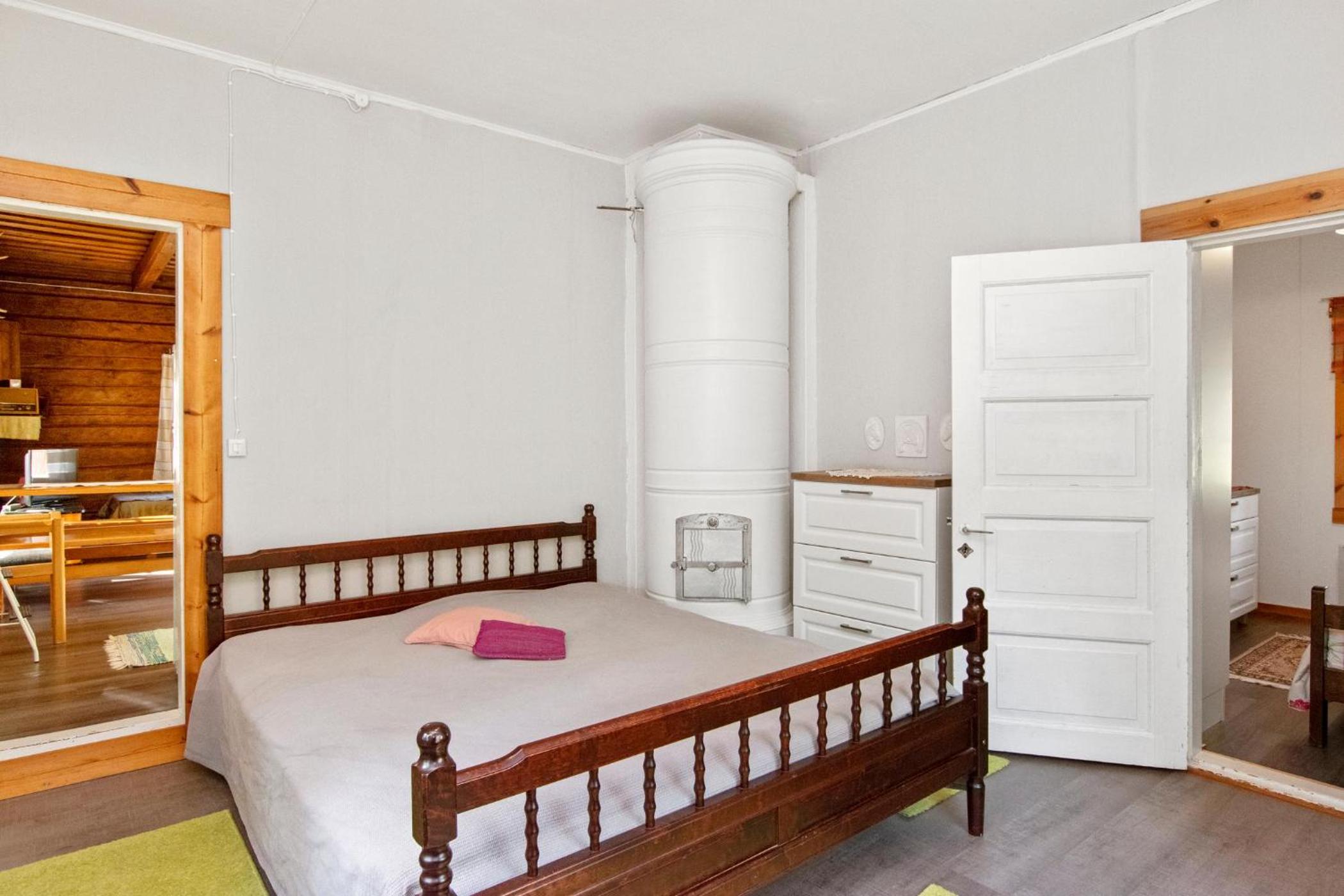Two-Bedroom Cottage with Sauna - Photo 12