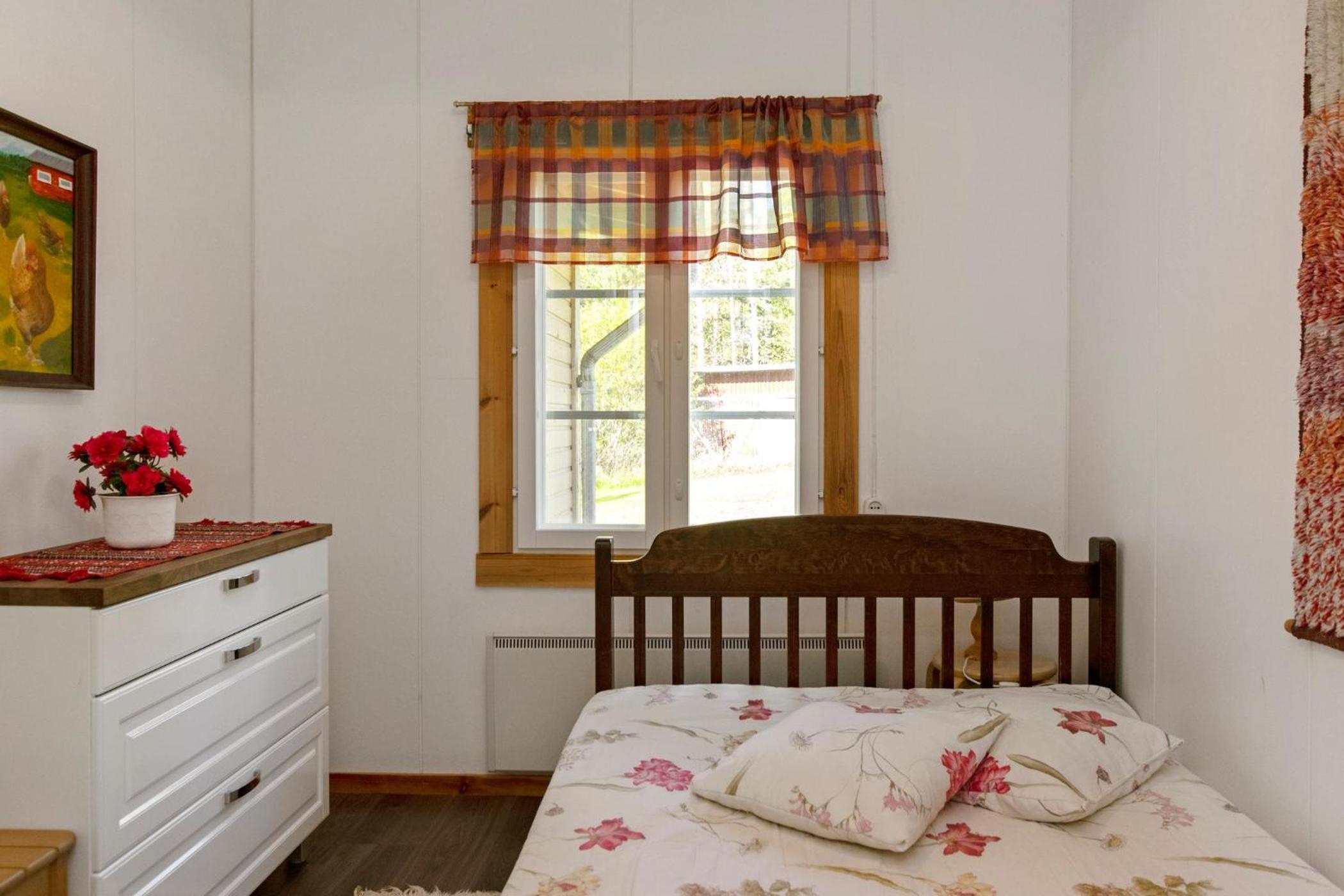 Two-Bedroom Cottage with Sauna - Photo 13