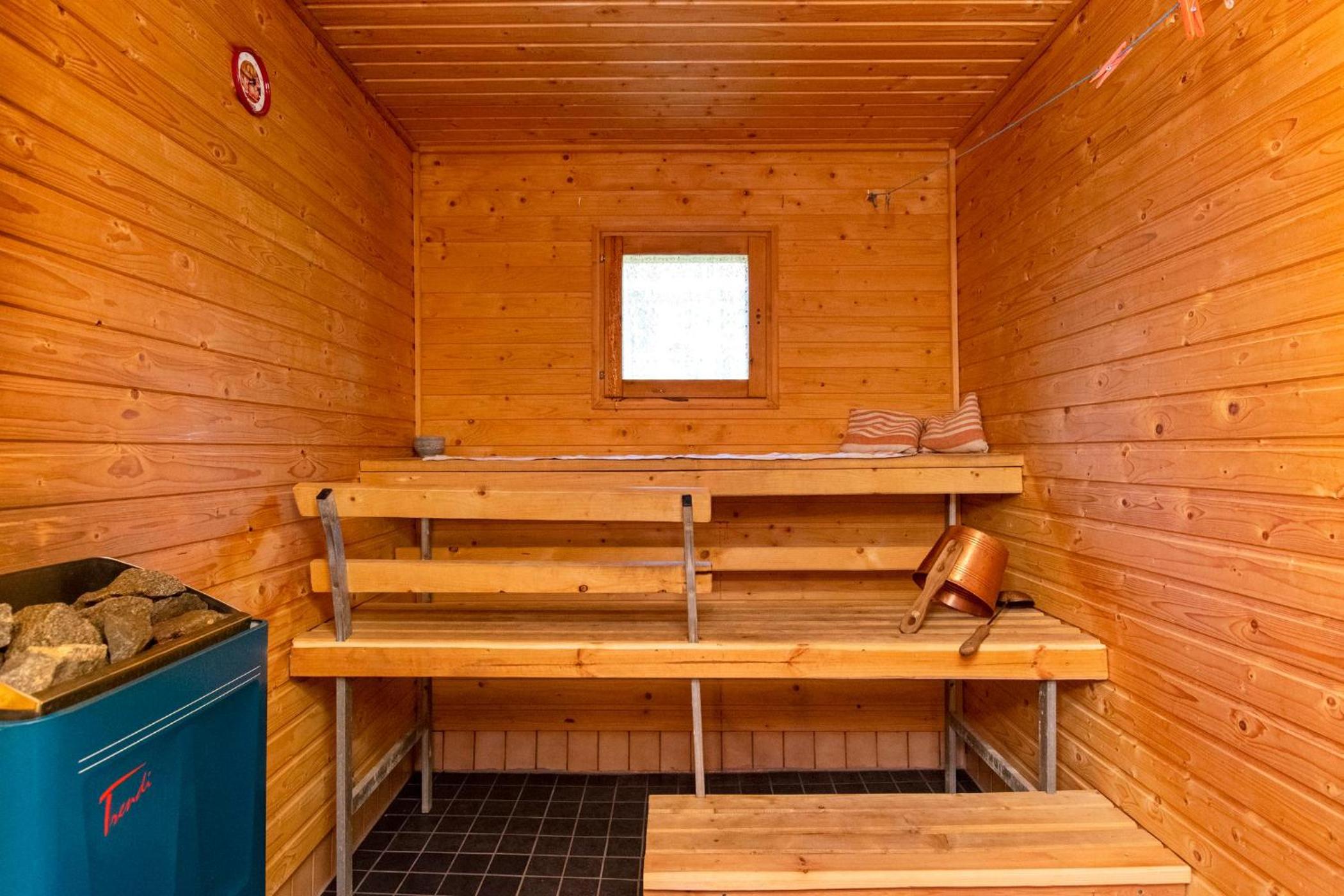 Two-Bedroom Cottage with Sauna - Photo 16
