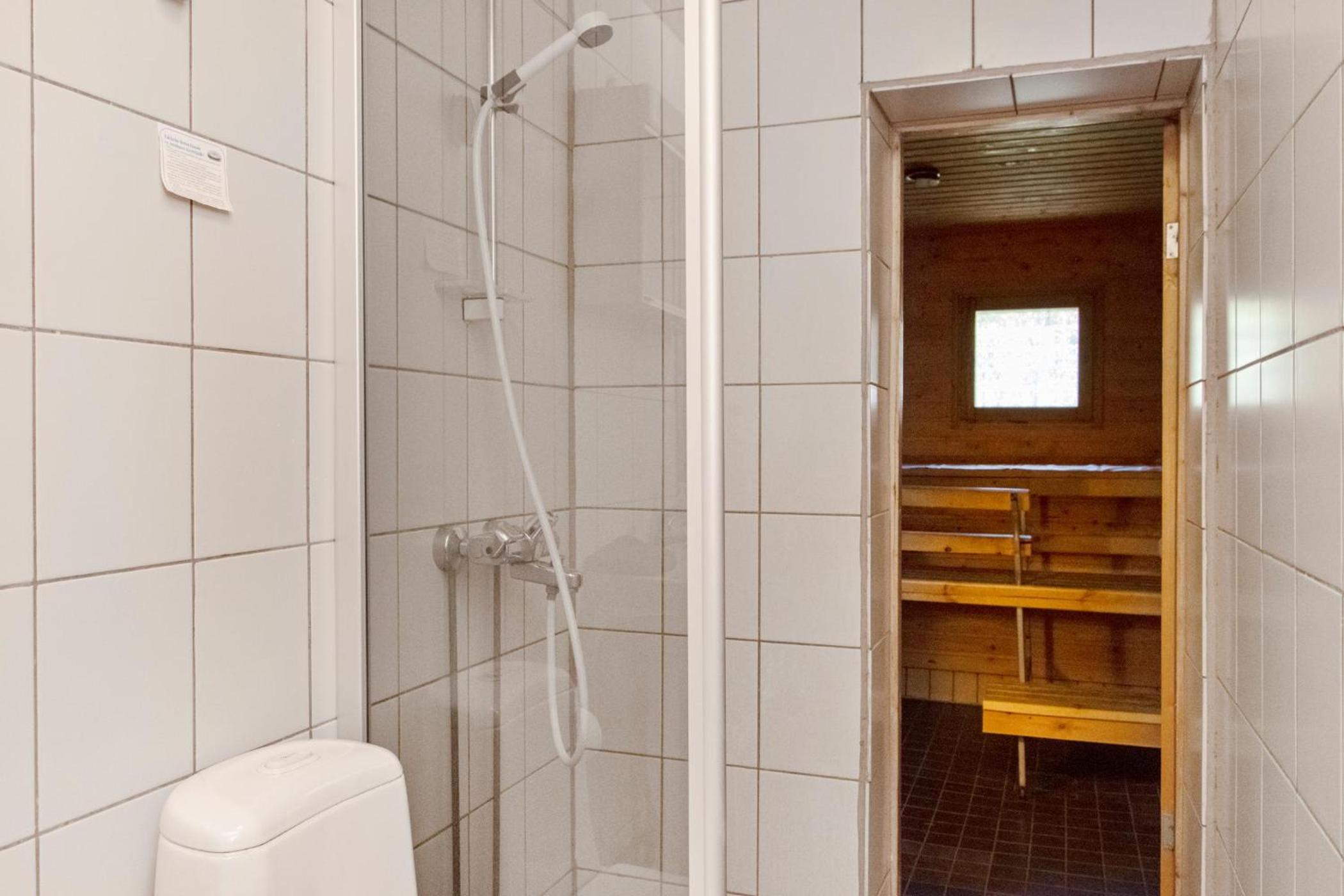 Two-Bedroom Cottage with Sauna - Photo 14