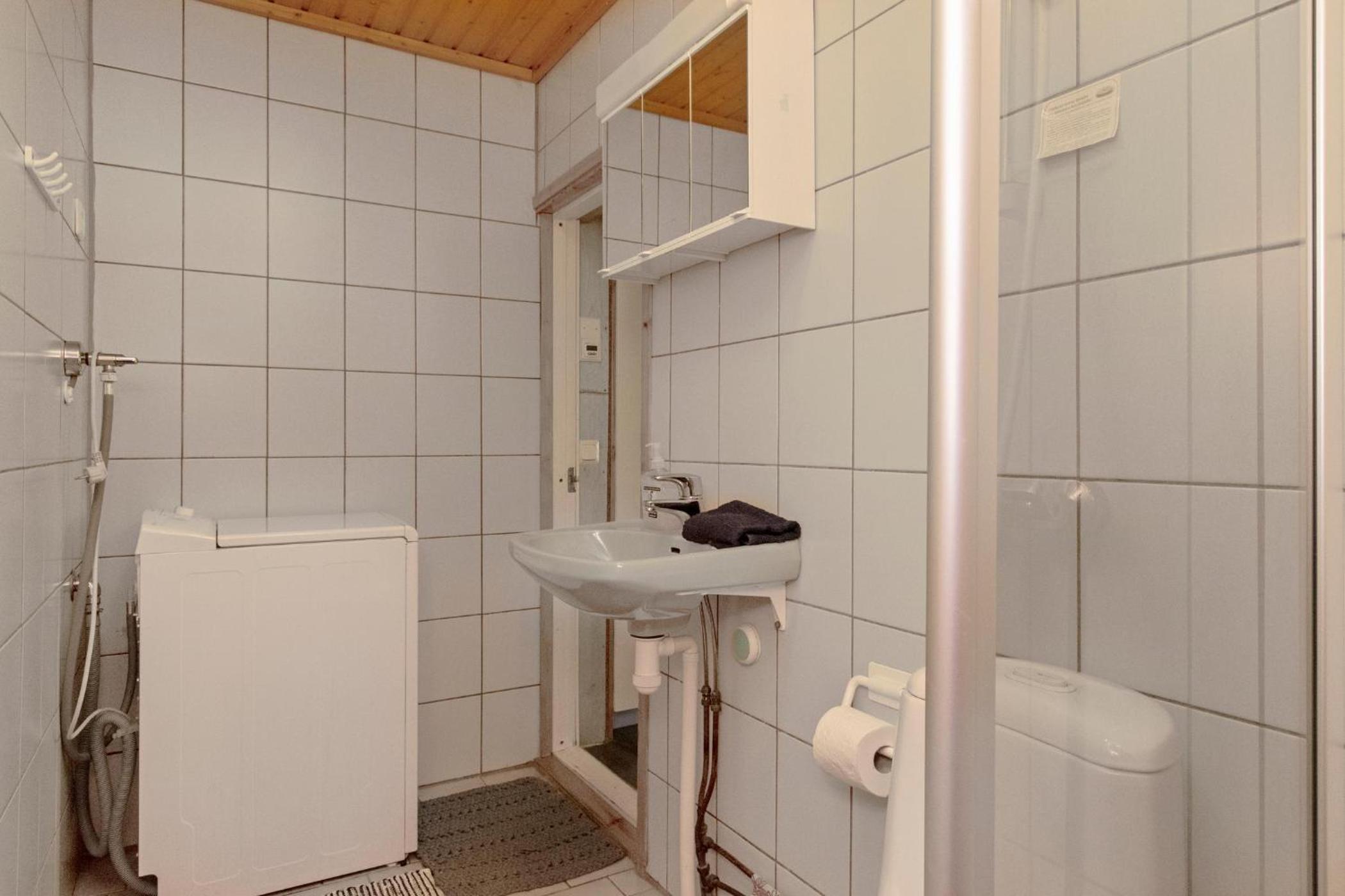 Two-Bedroom Cottage with Sauna - Photo 15
