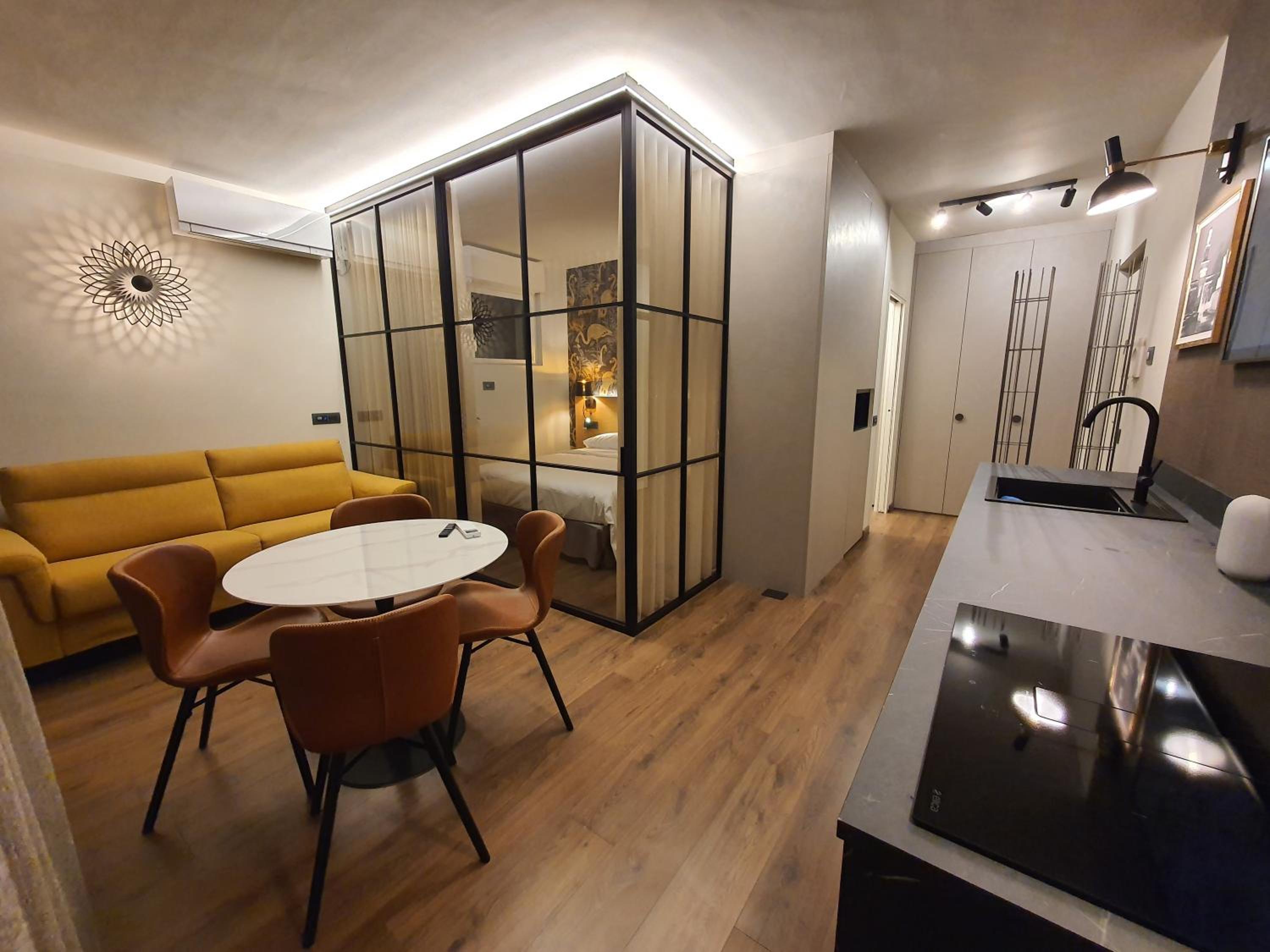 One-Bedroom Apartment