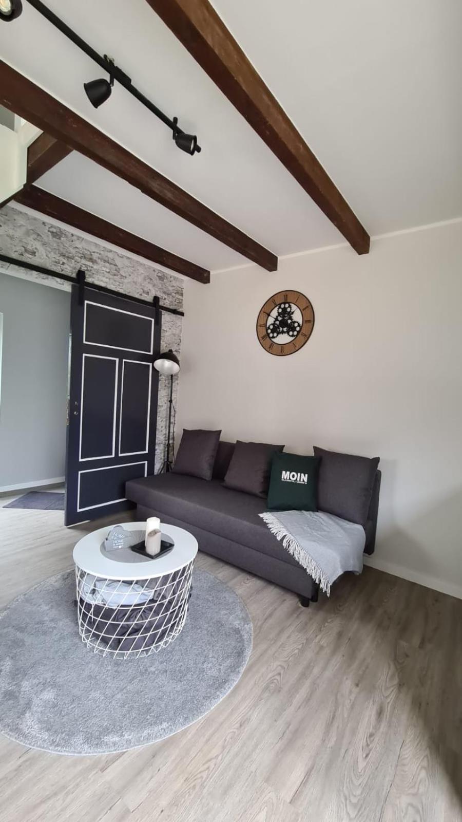 One-Bedroom House photo 1