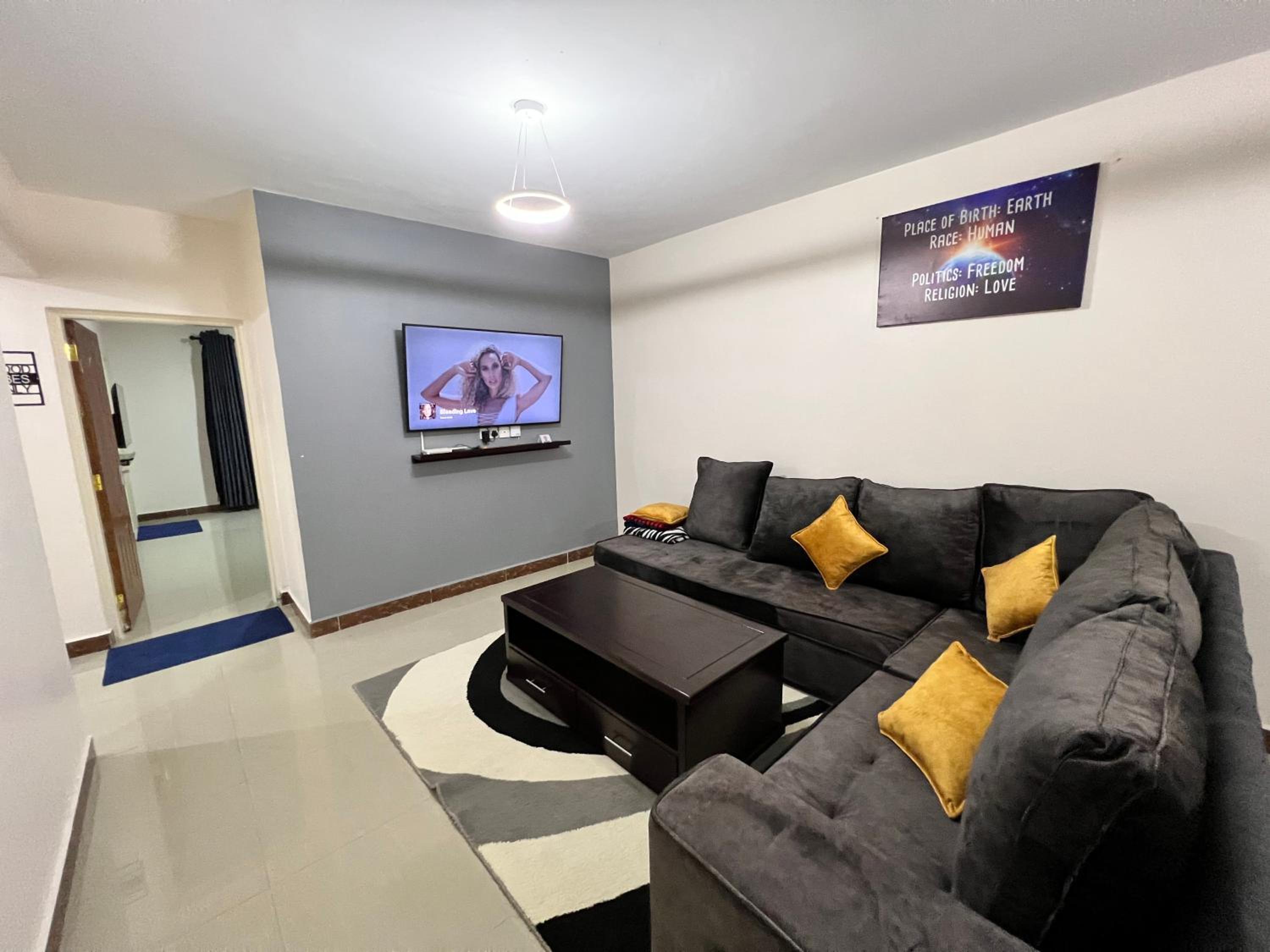 Three-Bedroom Apartment photo 1