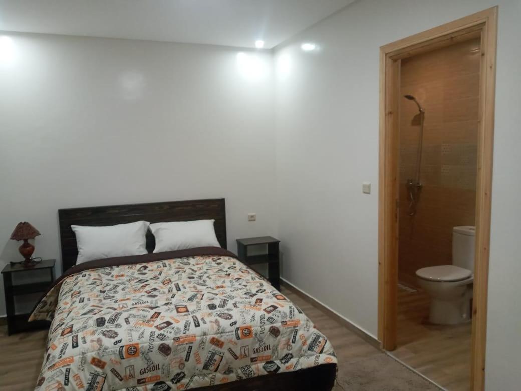 Apartment with Mountain View - Photo 3