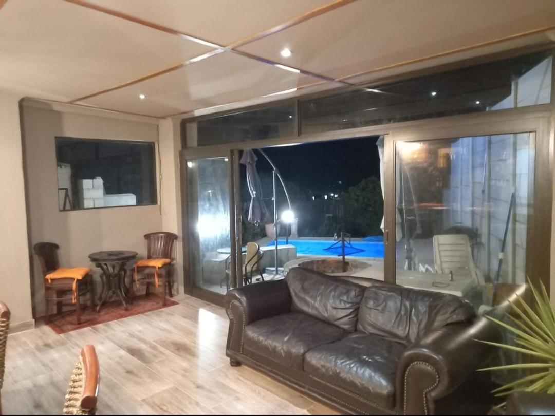 Double Room with Patio - Photo 14