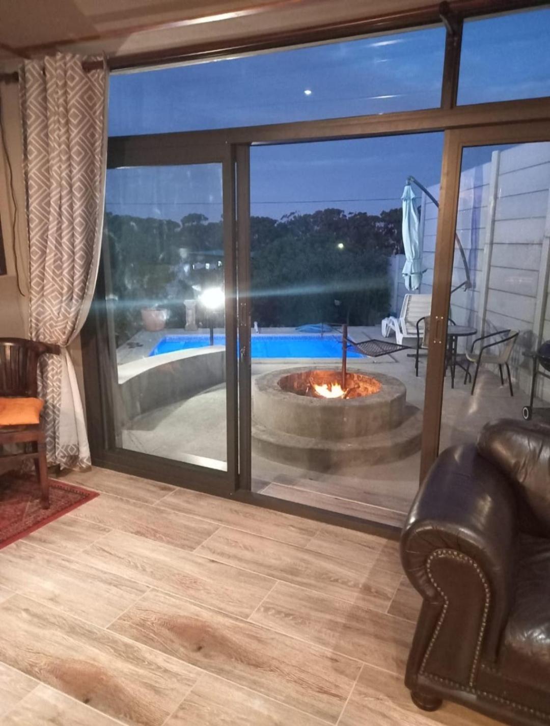 Double Room with Patio - Photo 12