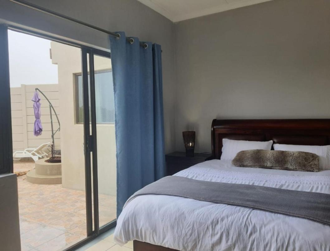 Double Room with Patio - Photo 22
