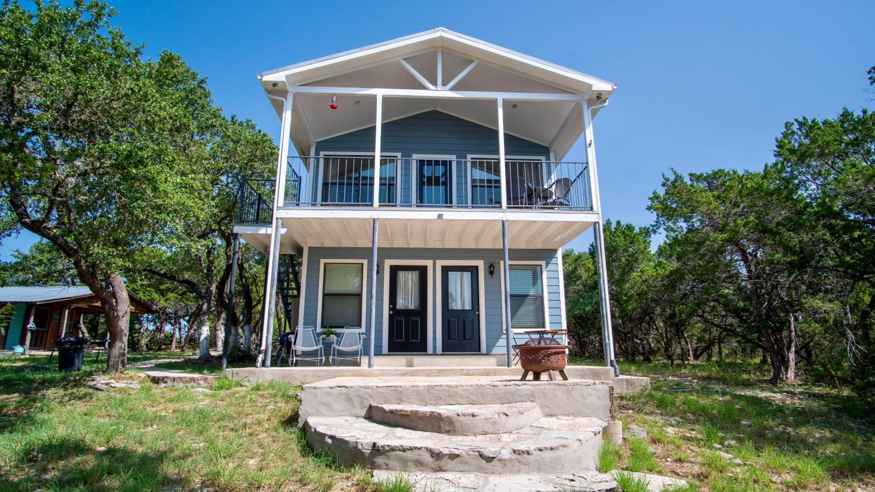 Three-Bedroom House - Photo 9