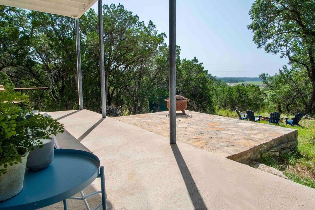 Three-Bedroom House - Photo 2