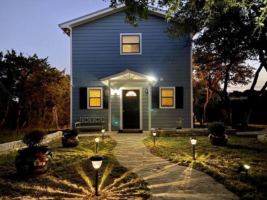Three-Bedroom House - Photo 18