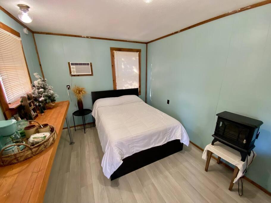 Three-Bedroom House - Photo 16