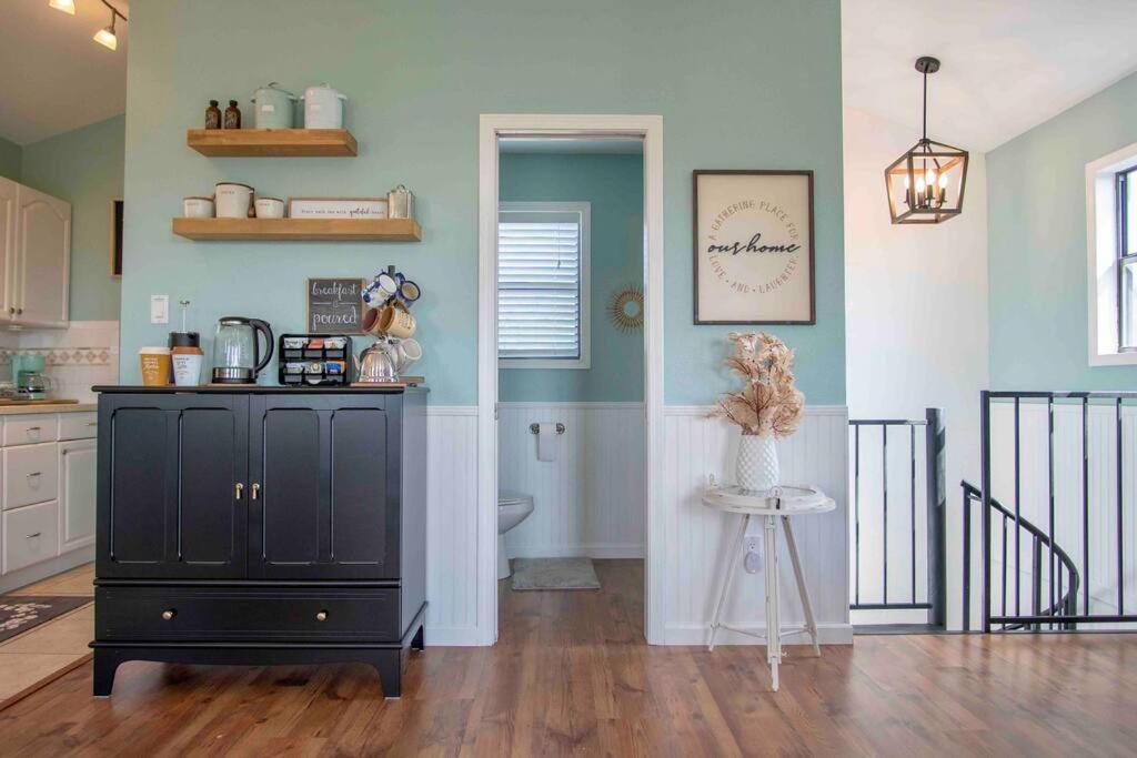 Three-Bedroom House - Photo 10