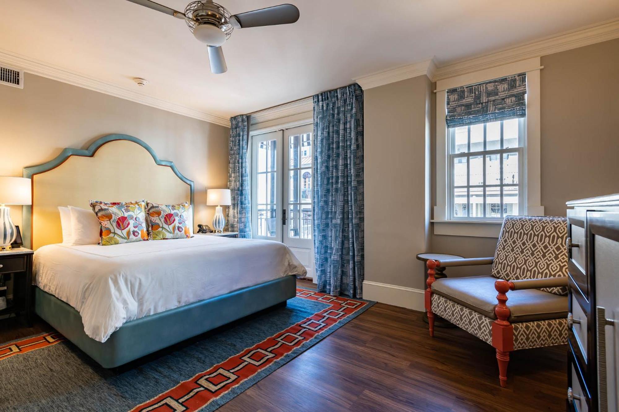 Standard King Room with View photo 1