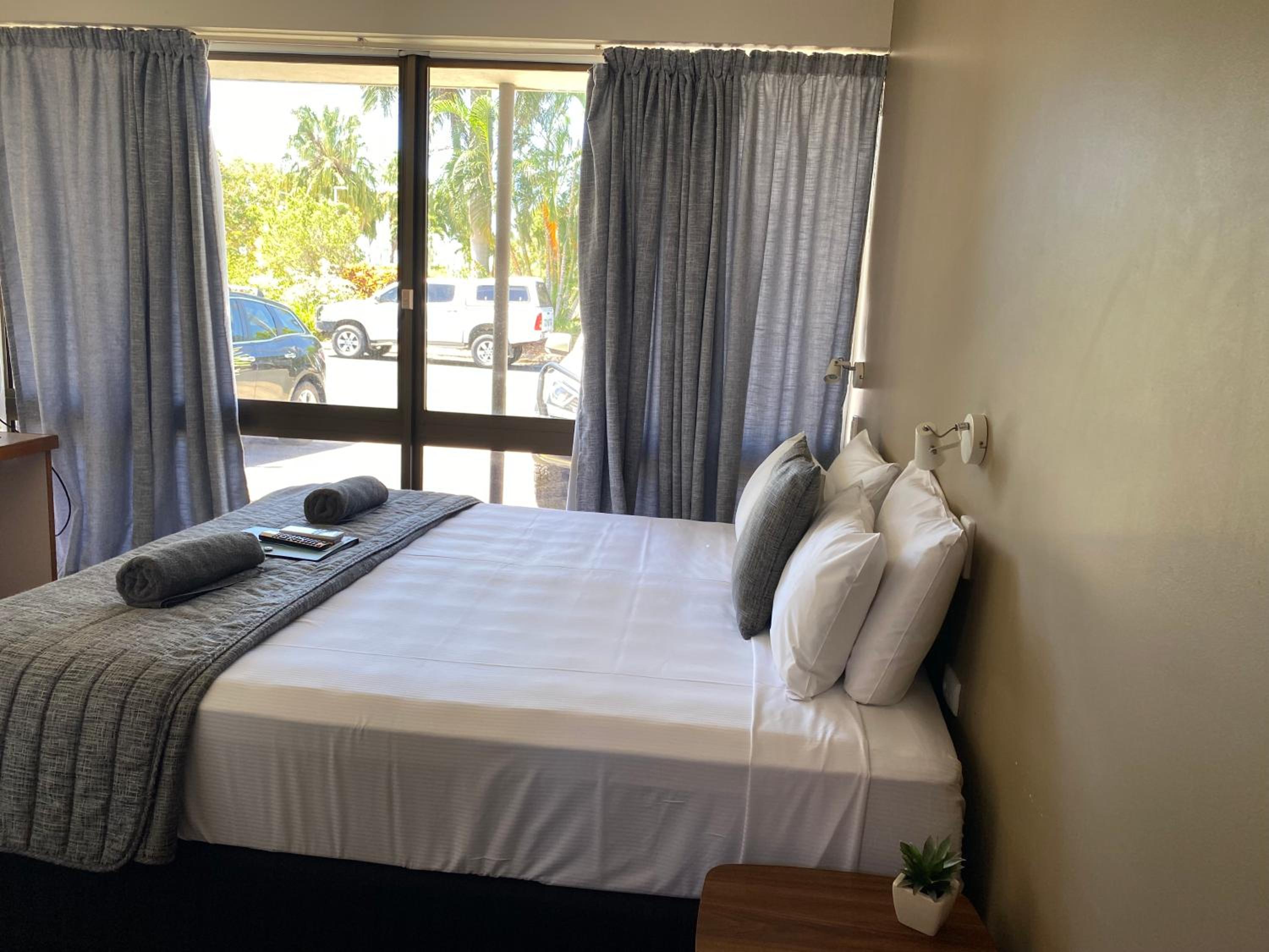 Double Room with Spa Bath photo 2