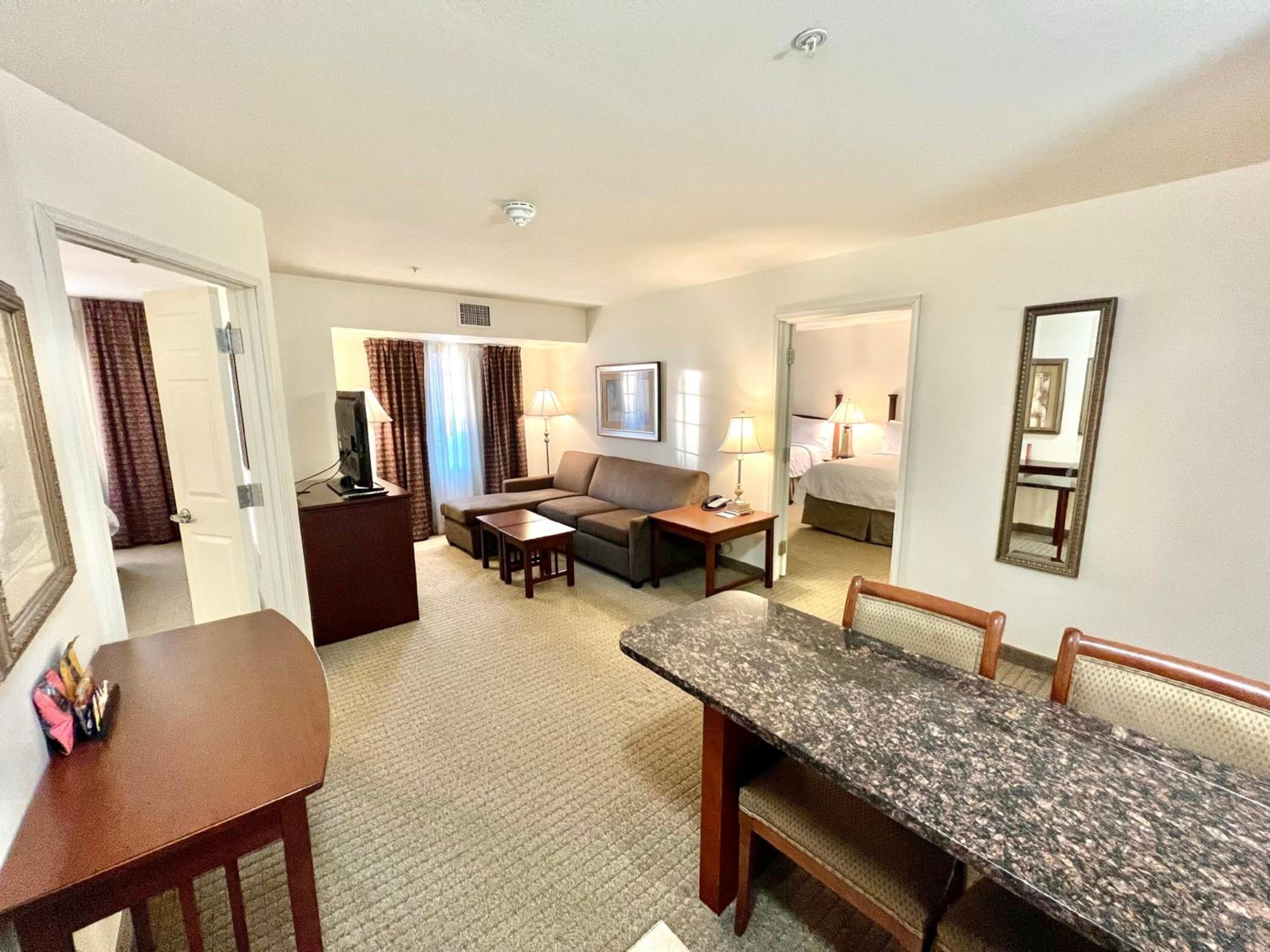 Two-Bedroom Suite - Photo 3