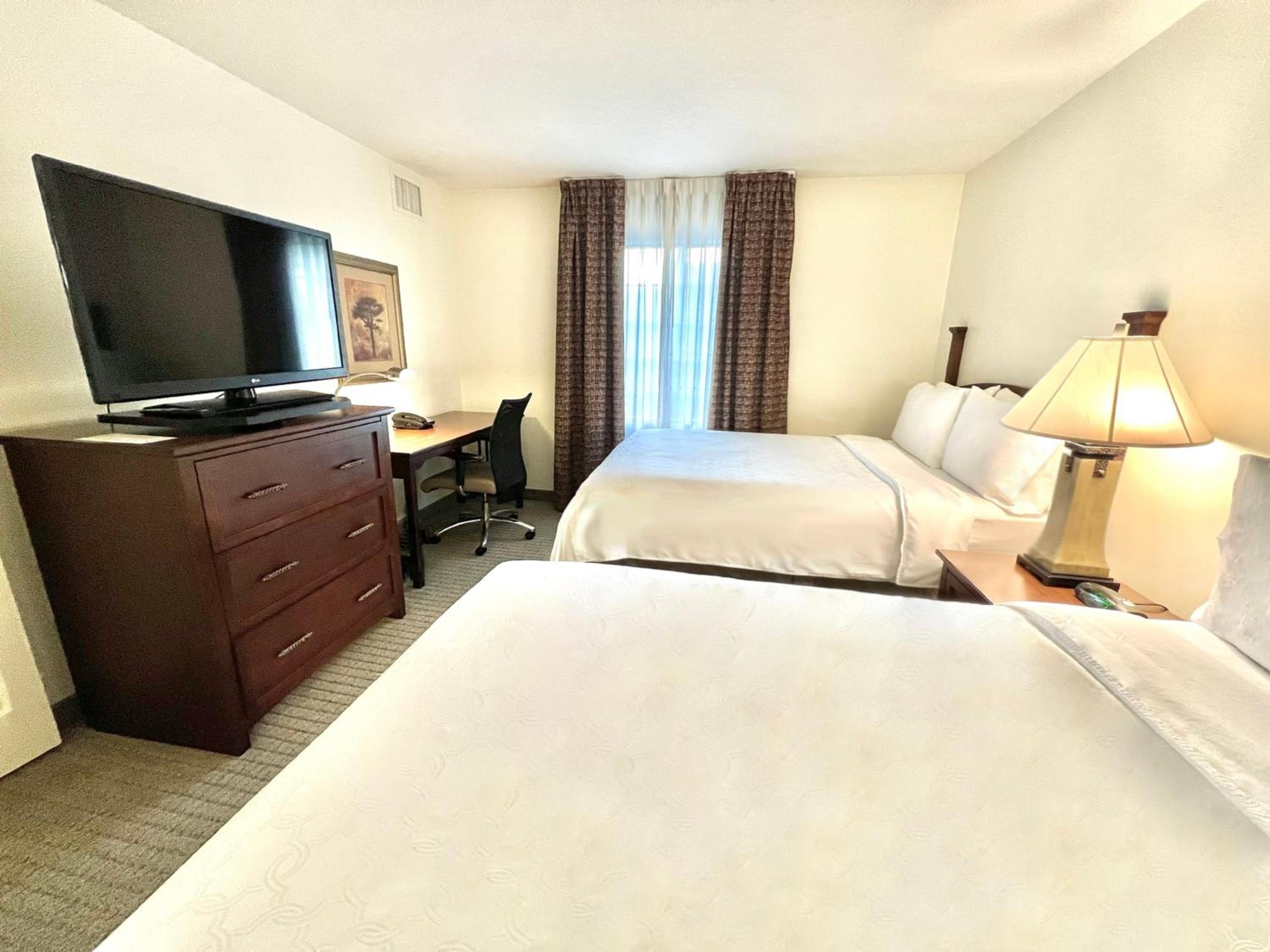 One-Bedroom Suite with Two Queen Beds - Photo 2