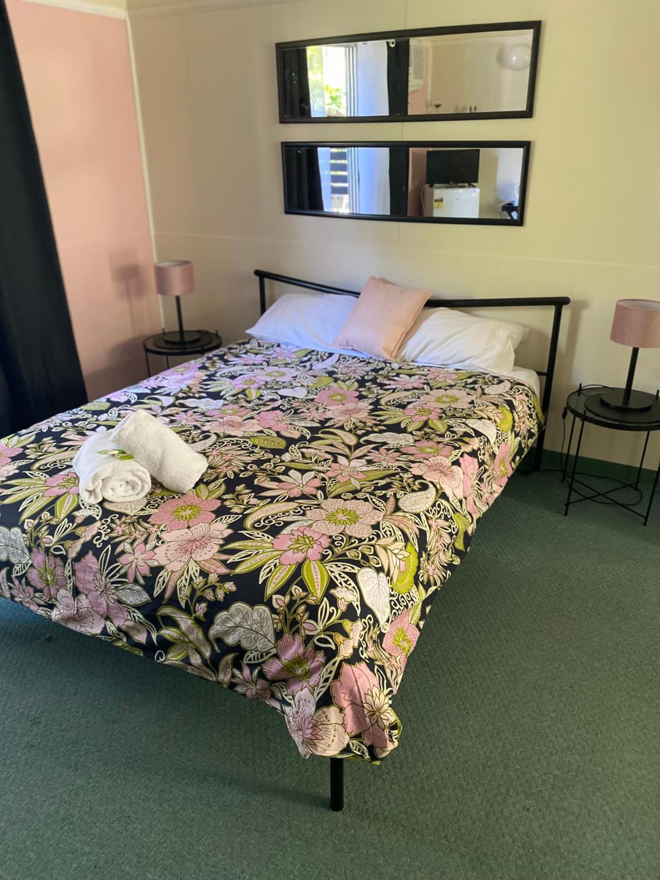 Motel Room photo 2