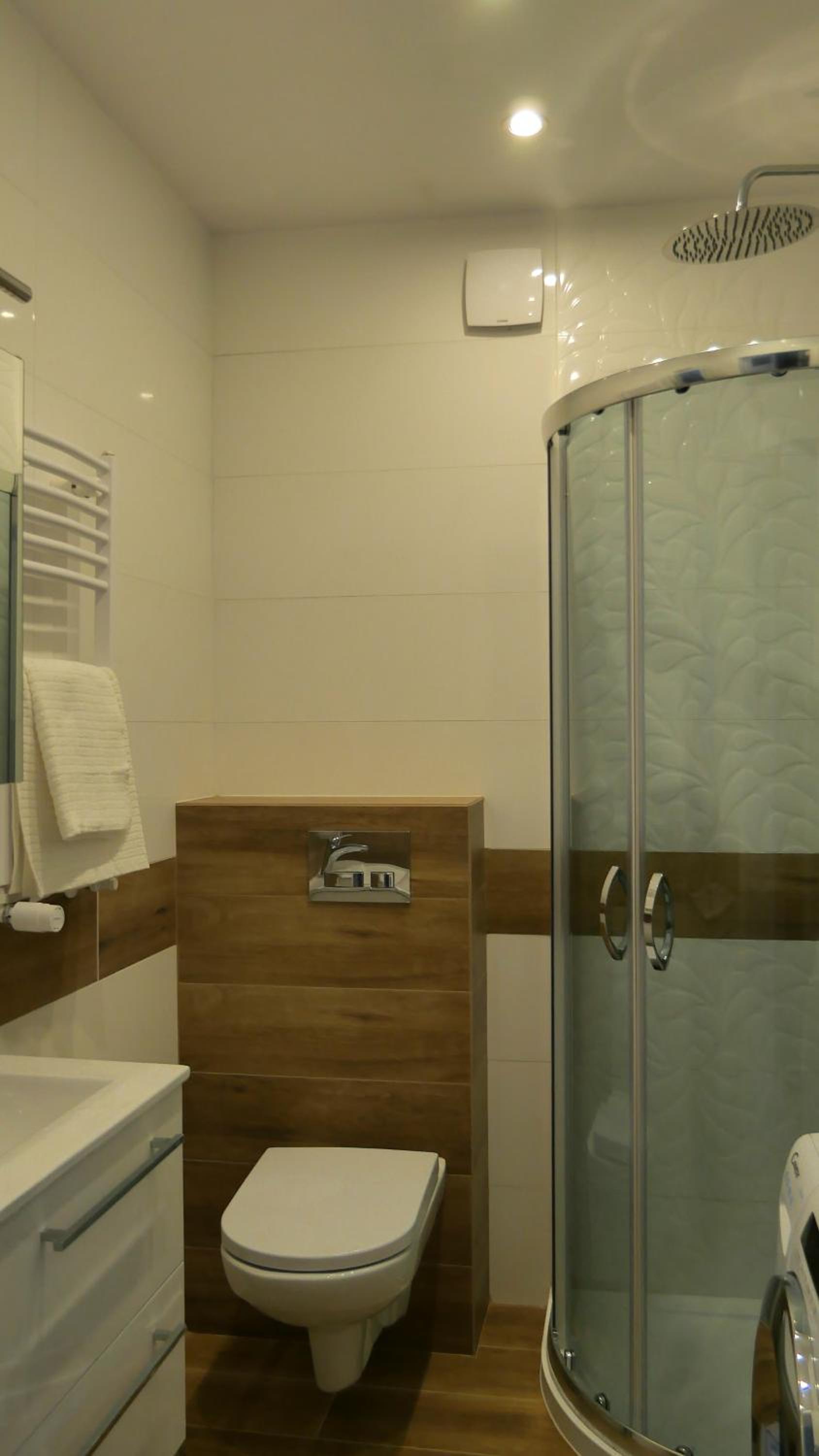Apartment with Shower photo 1