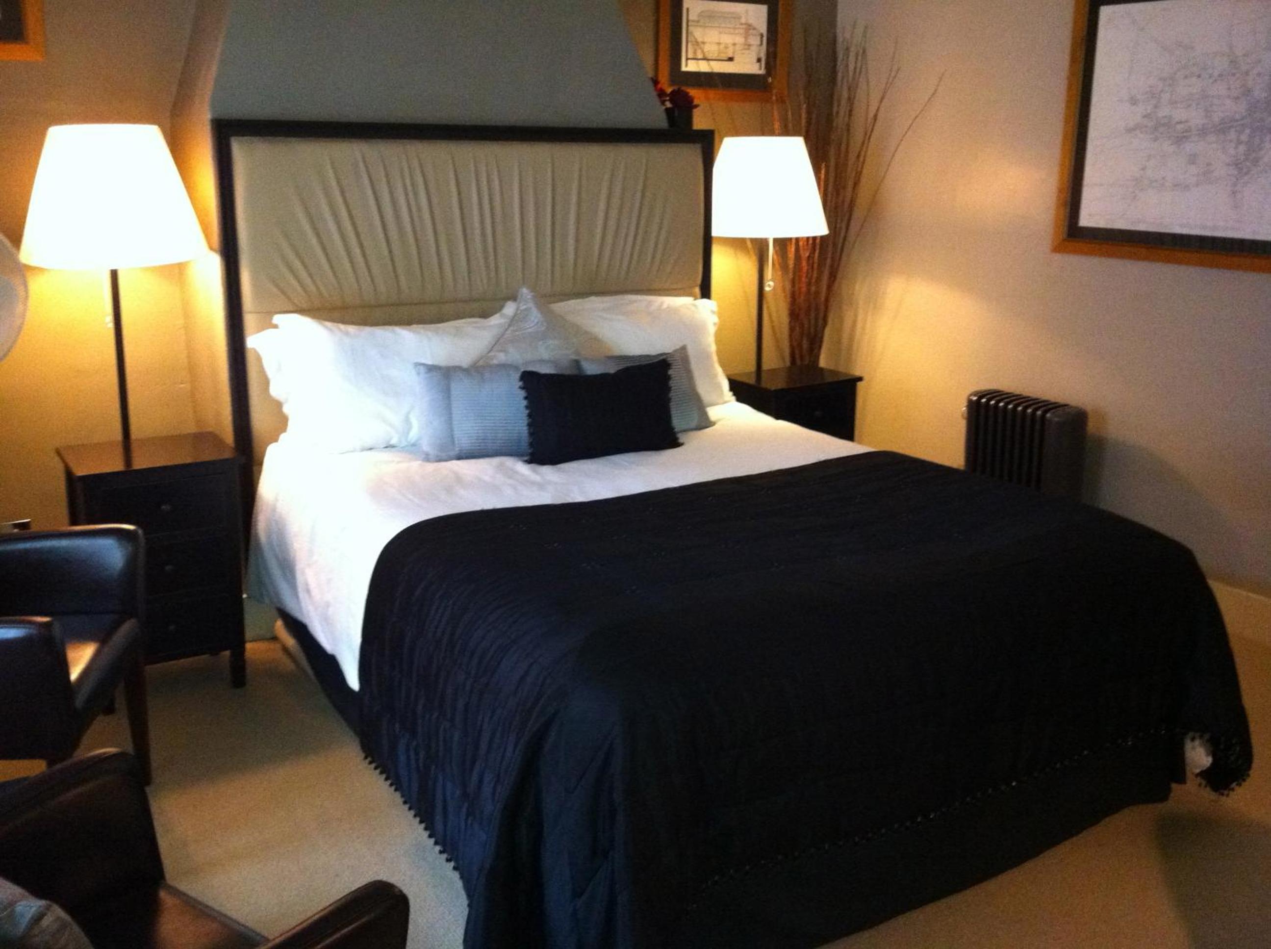 Deluxe King Room - Photo 1