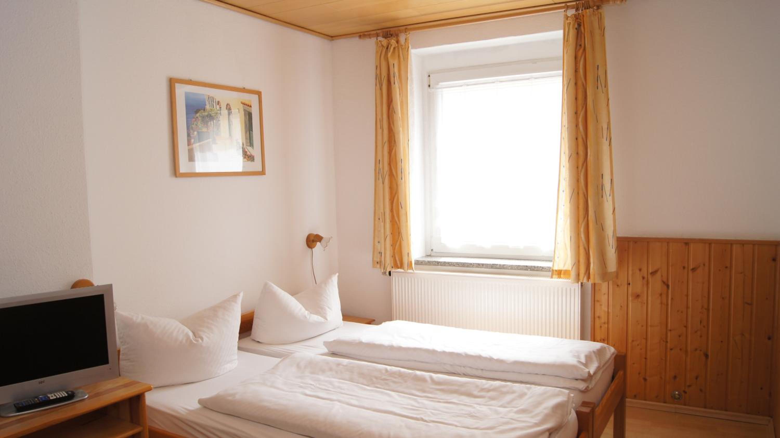 Double Room - Photo 2