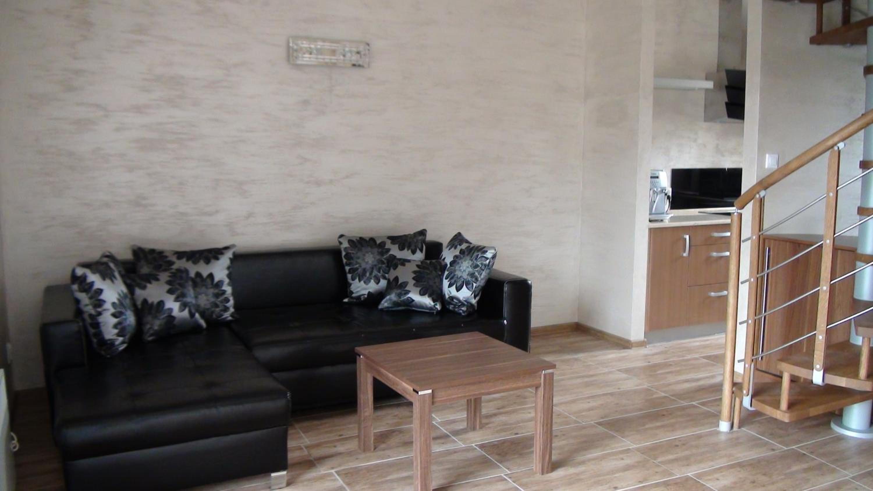 Maisonette photo 1