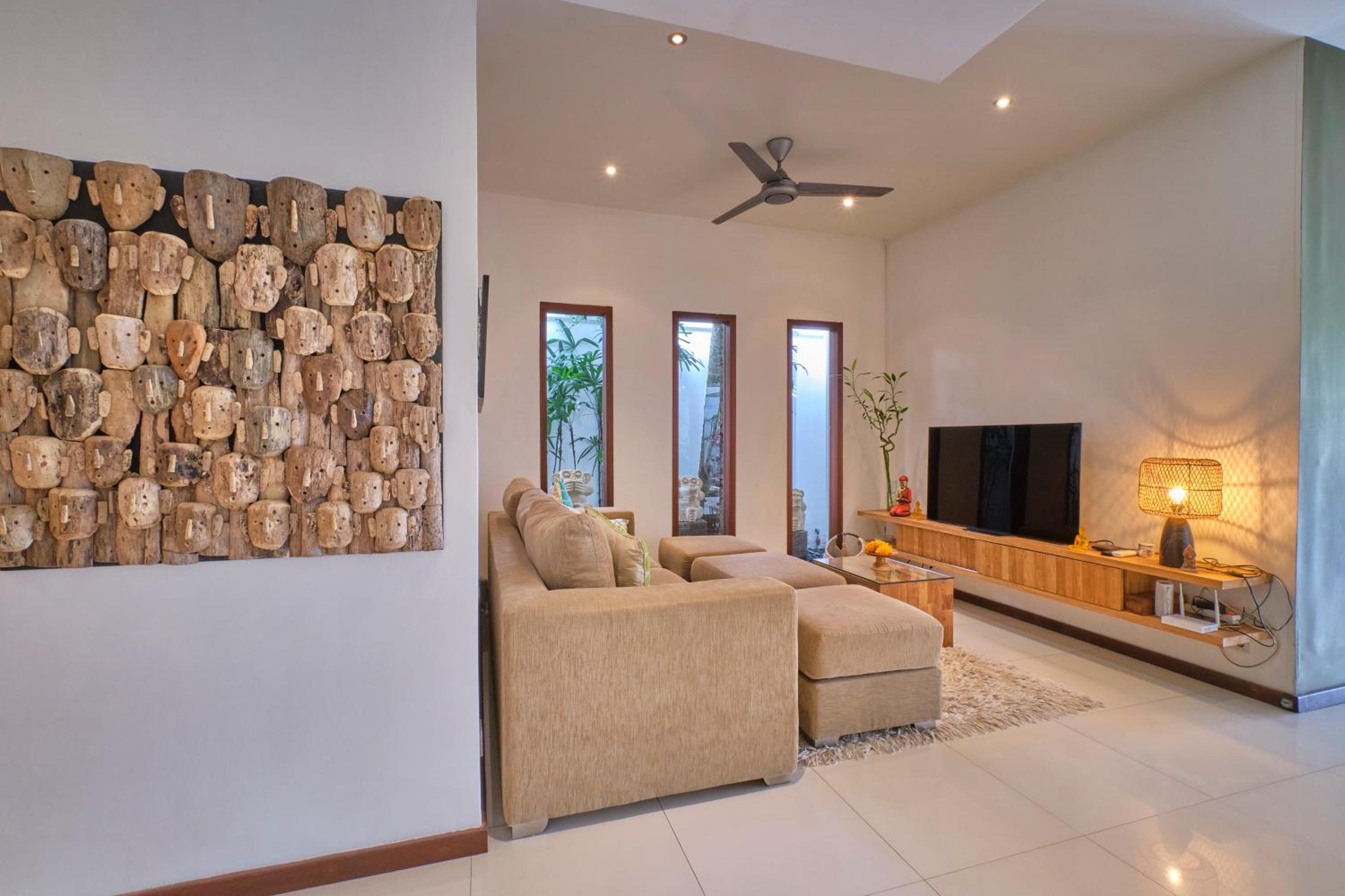 Luxury Villa with Private Pool - Photo 12