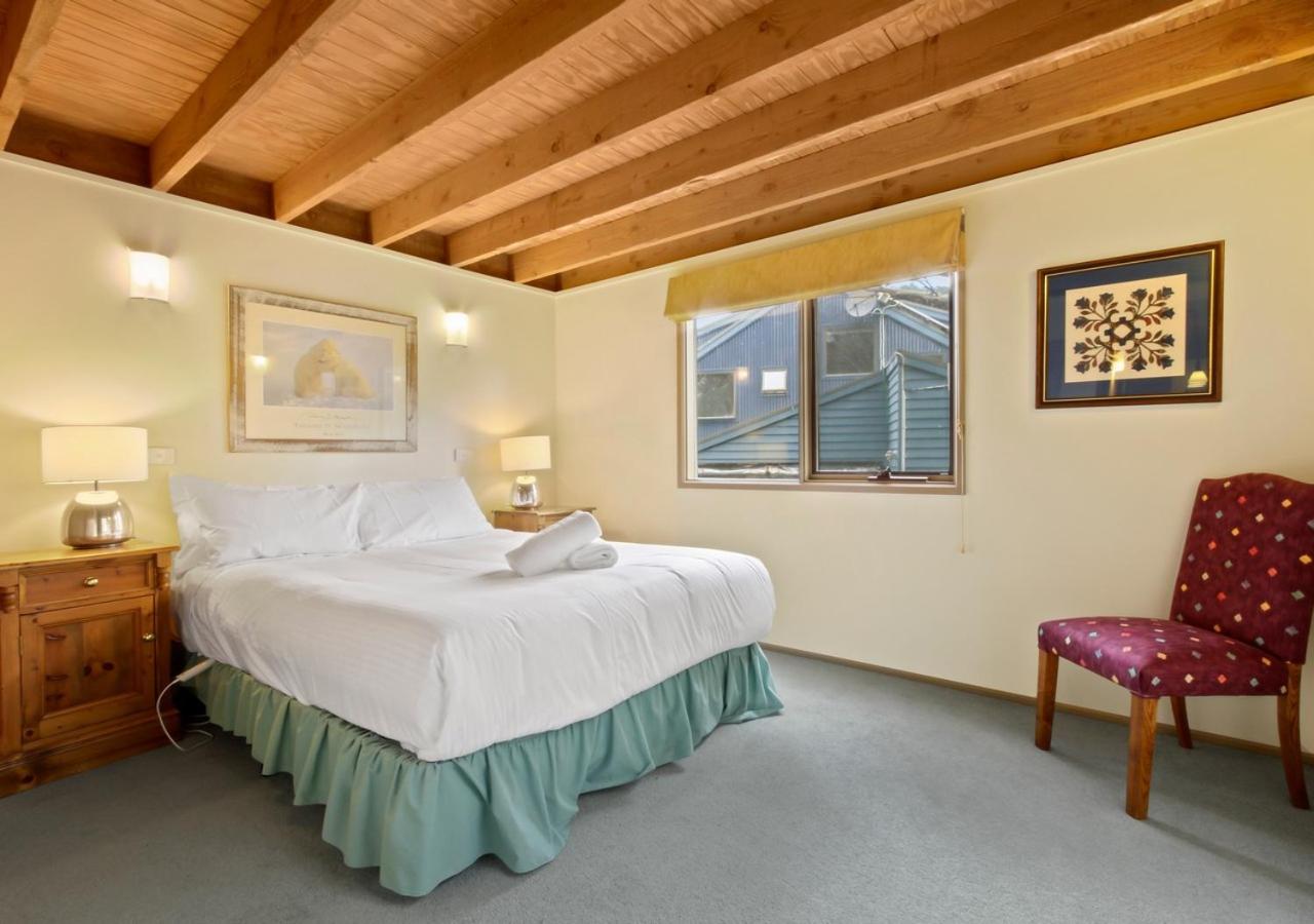 Four-Bedroom House photo 3