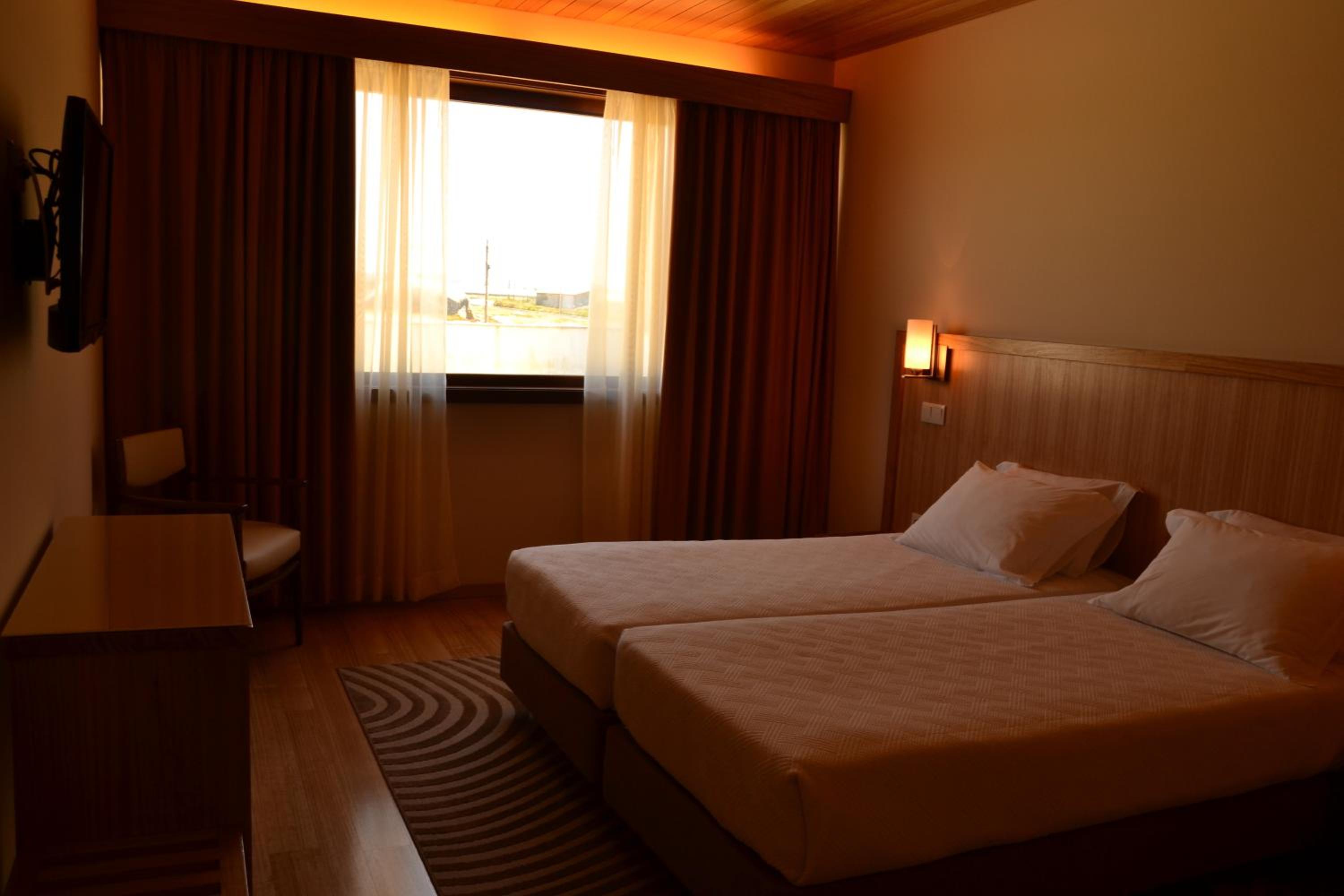 Twin Room - Photo 8