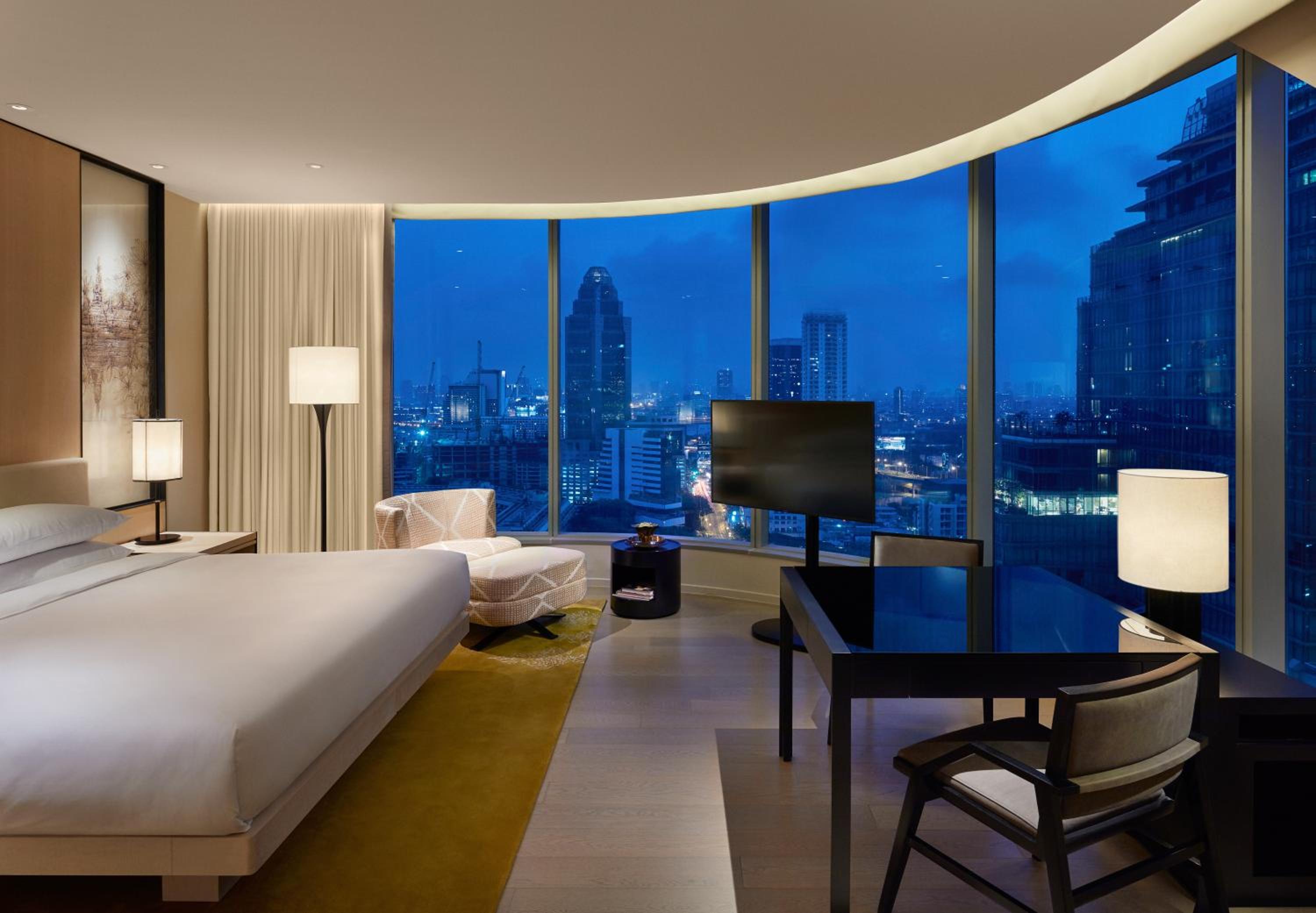 Deluxe King Room