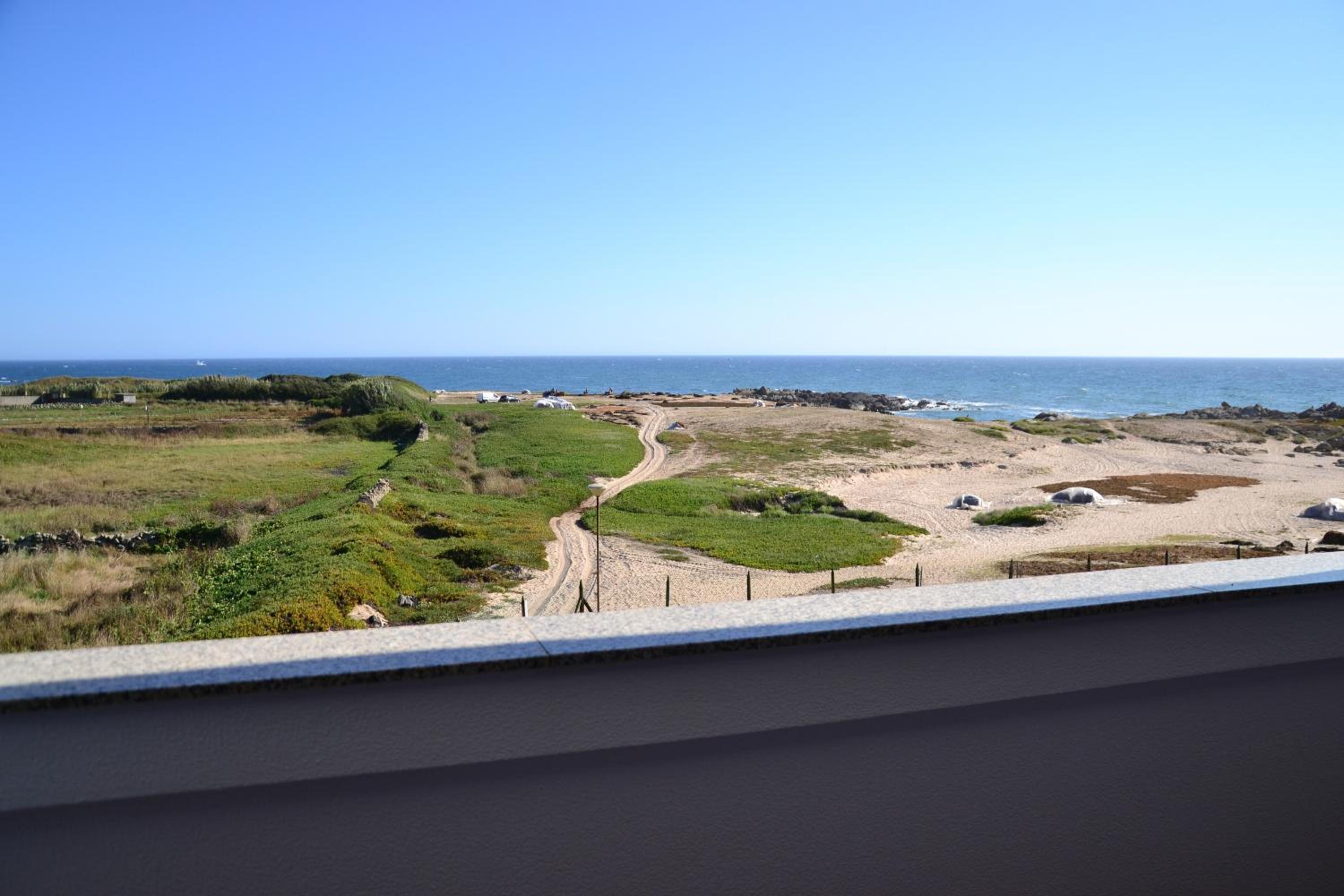 Standard Double or Twin Room with Sea View - Photo 4