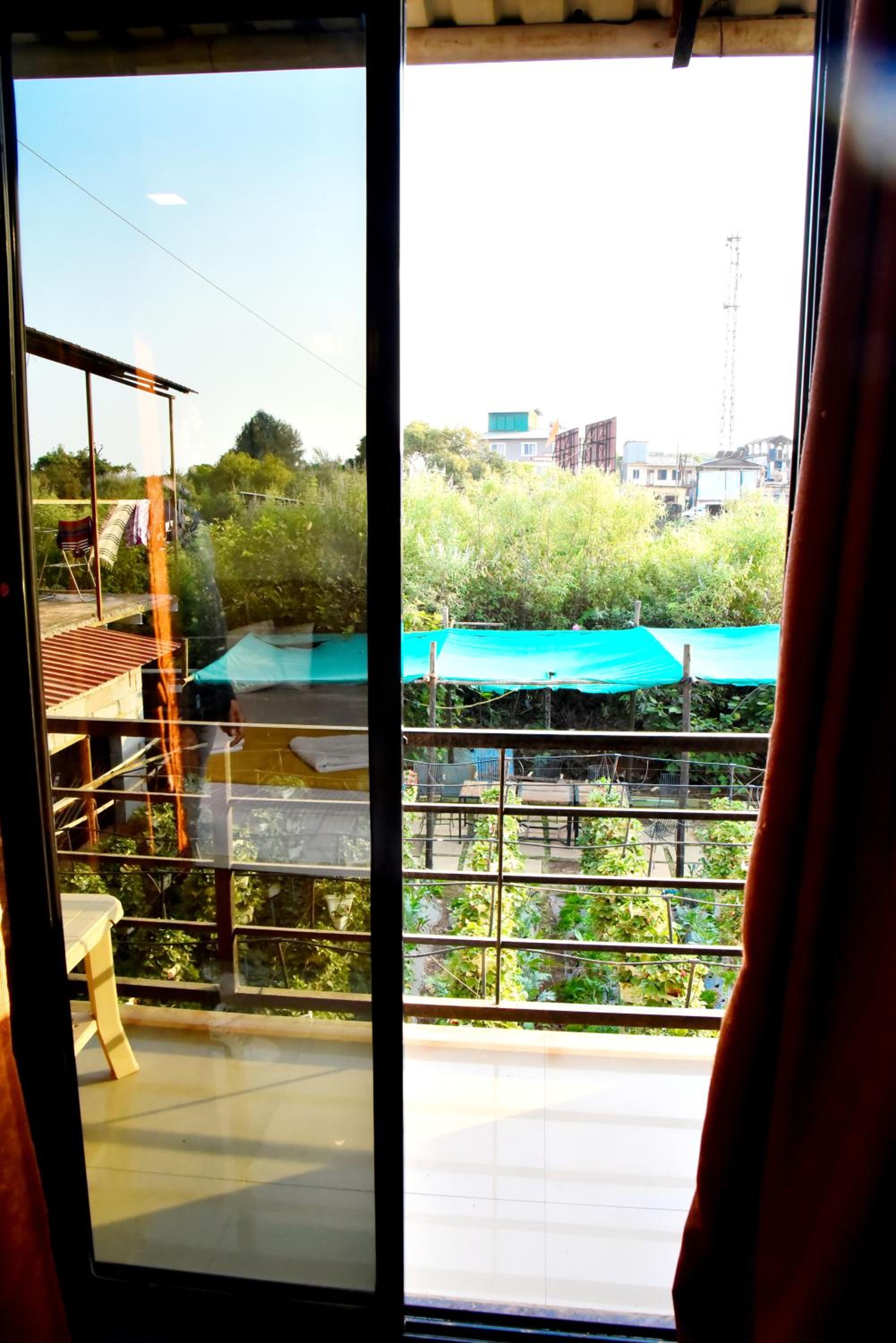 Standard Room with Balcony photo 3