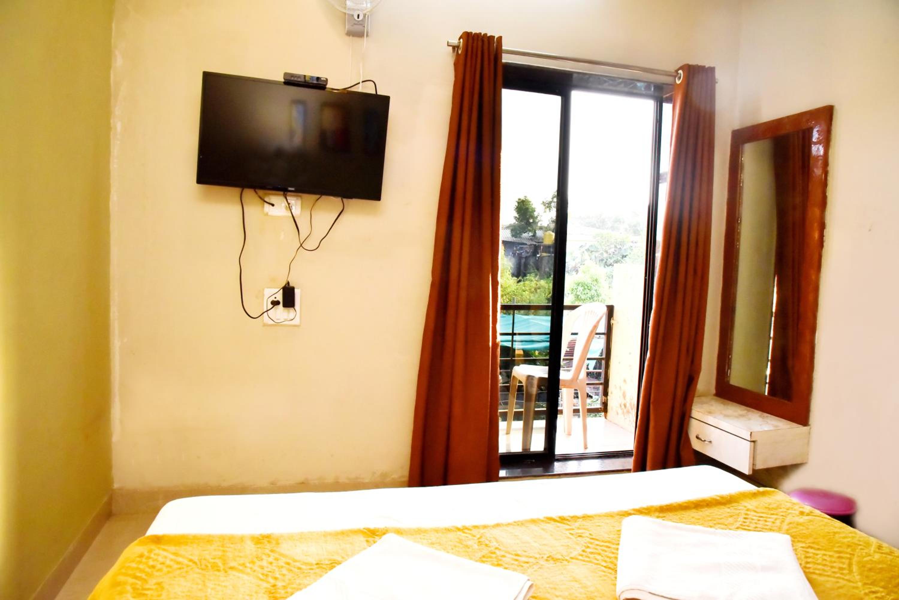 Standard Room with Balcony photo 2