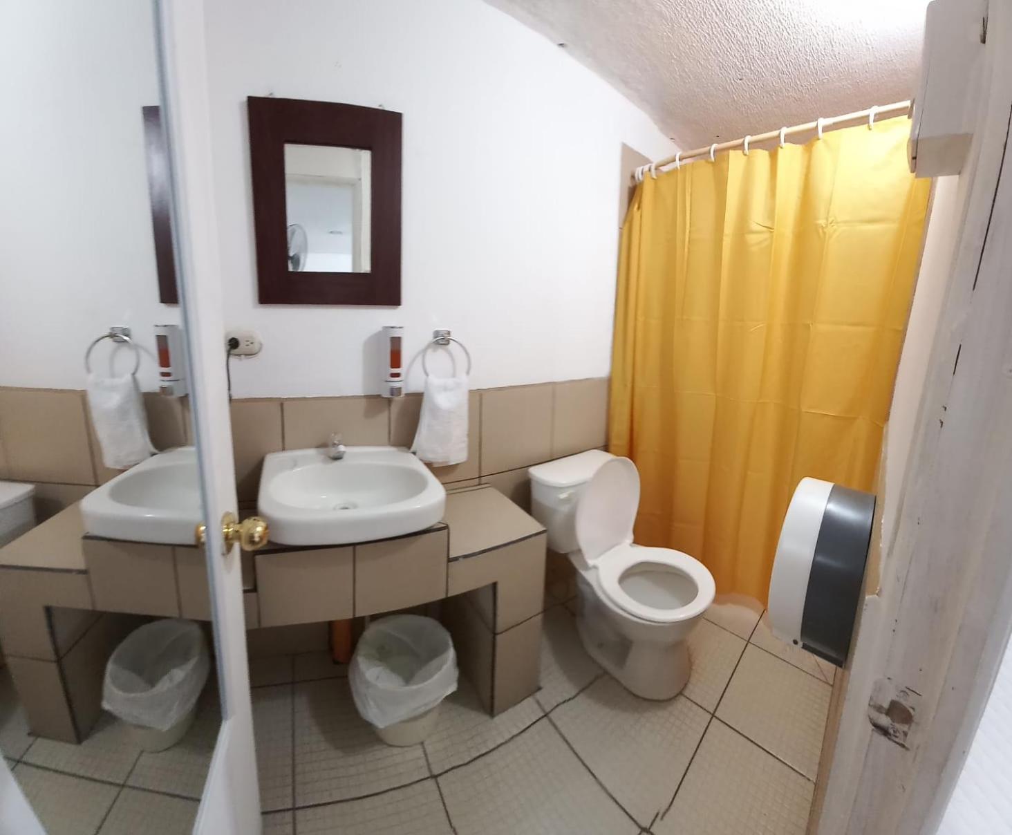Double Room with Private Bathroom photo 2