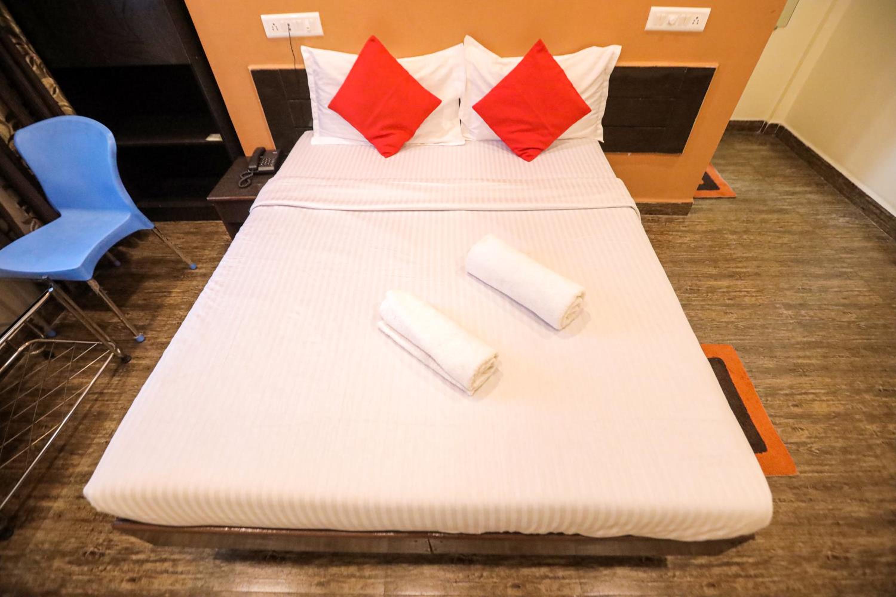 Double Room - Photo 6
