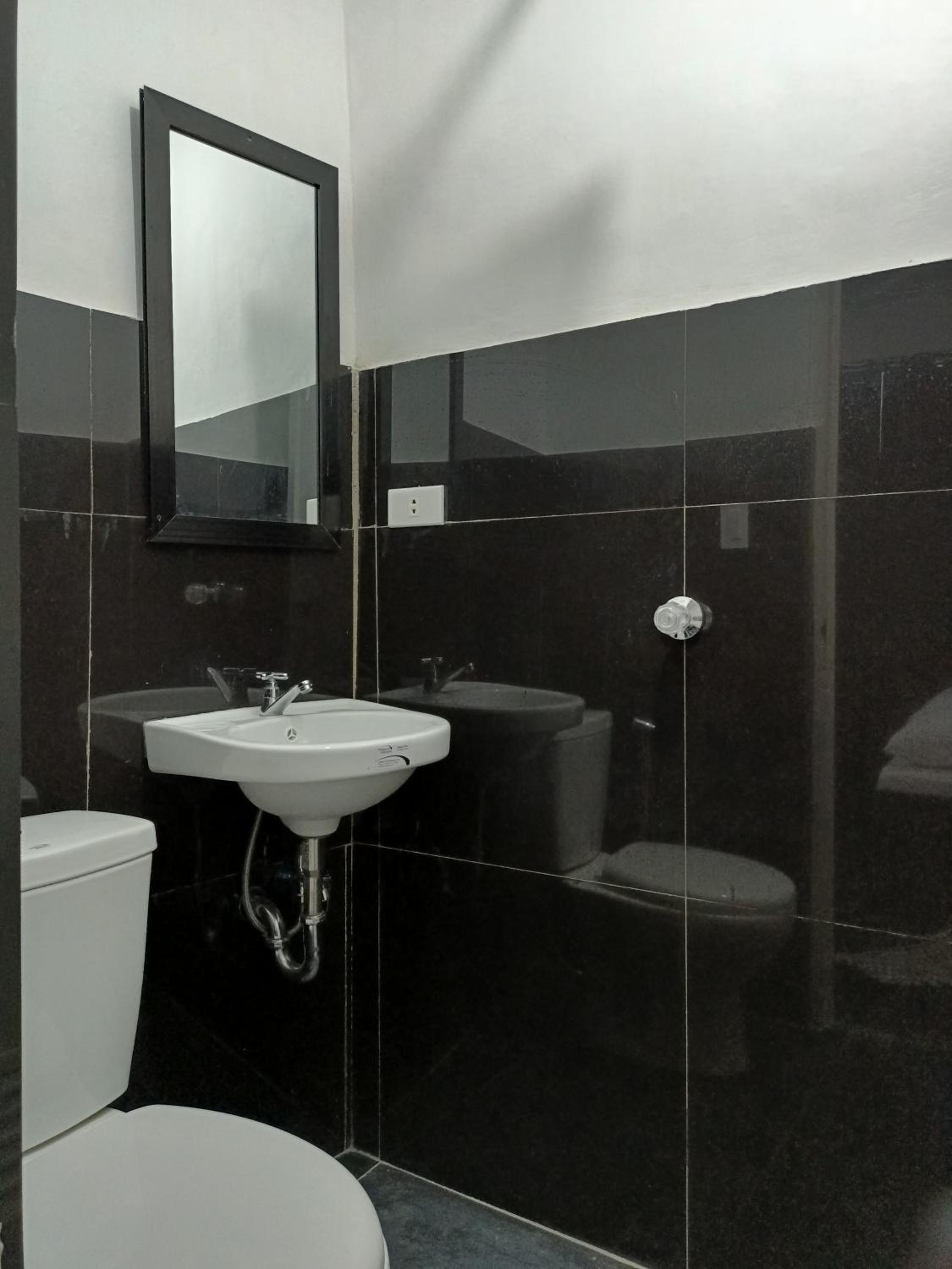 Triple Room with Private Bathroom - Photo 8