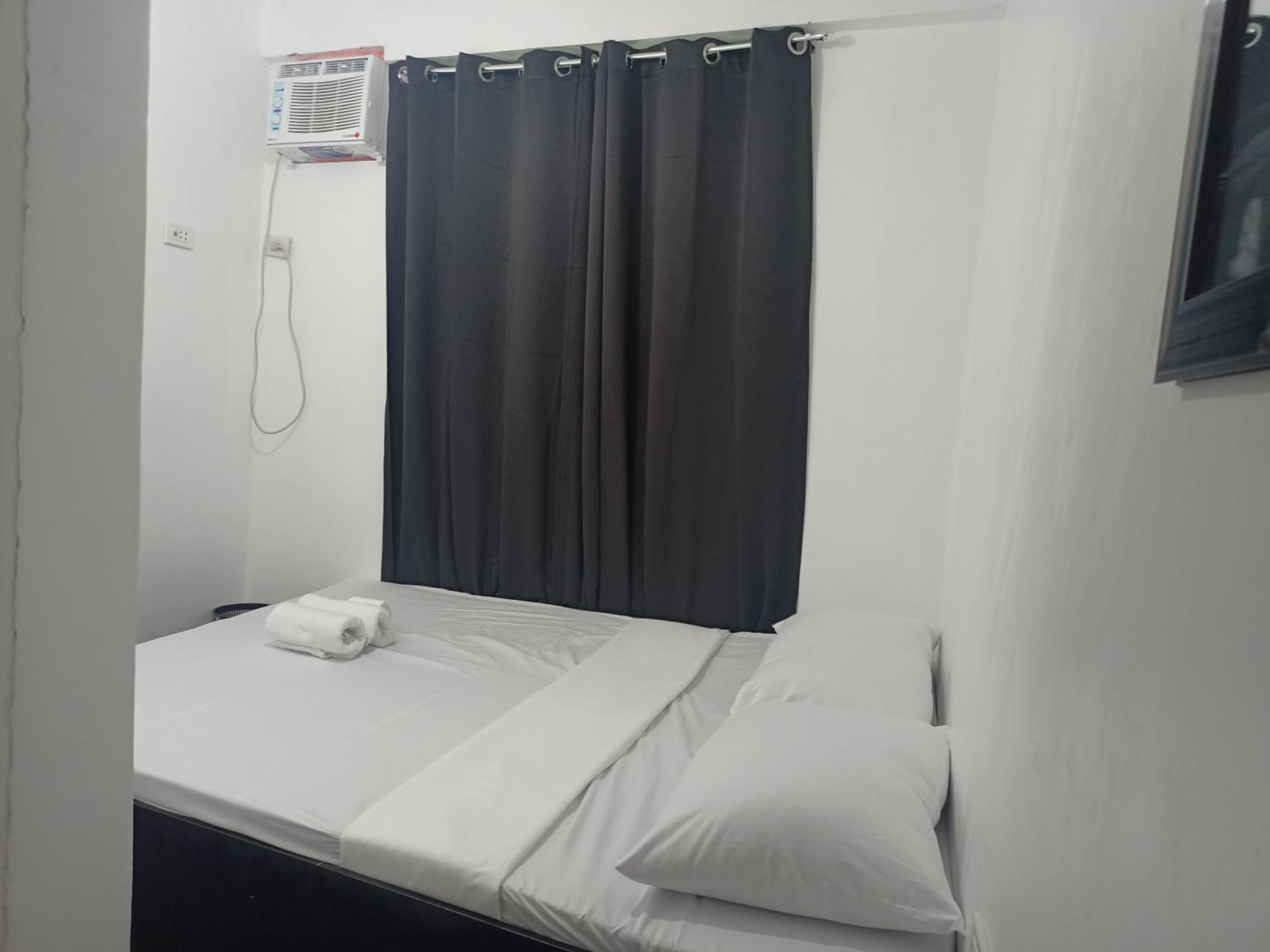 Double Room - Photo 10