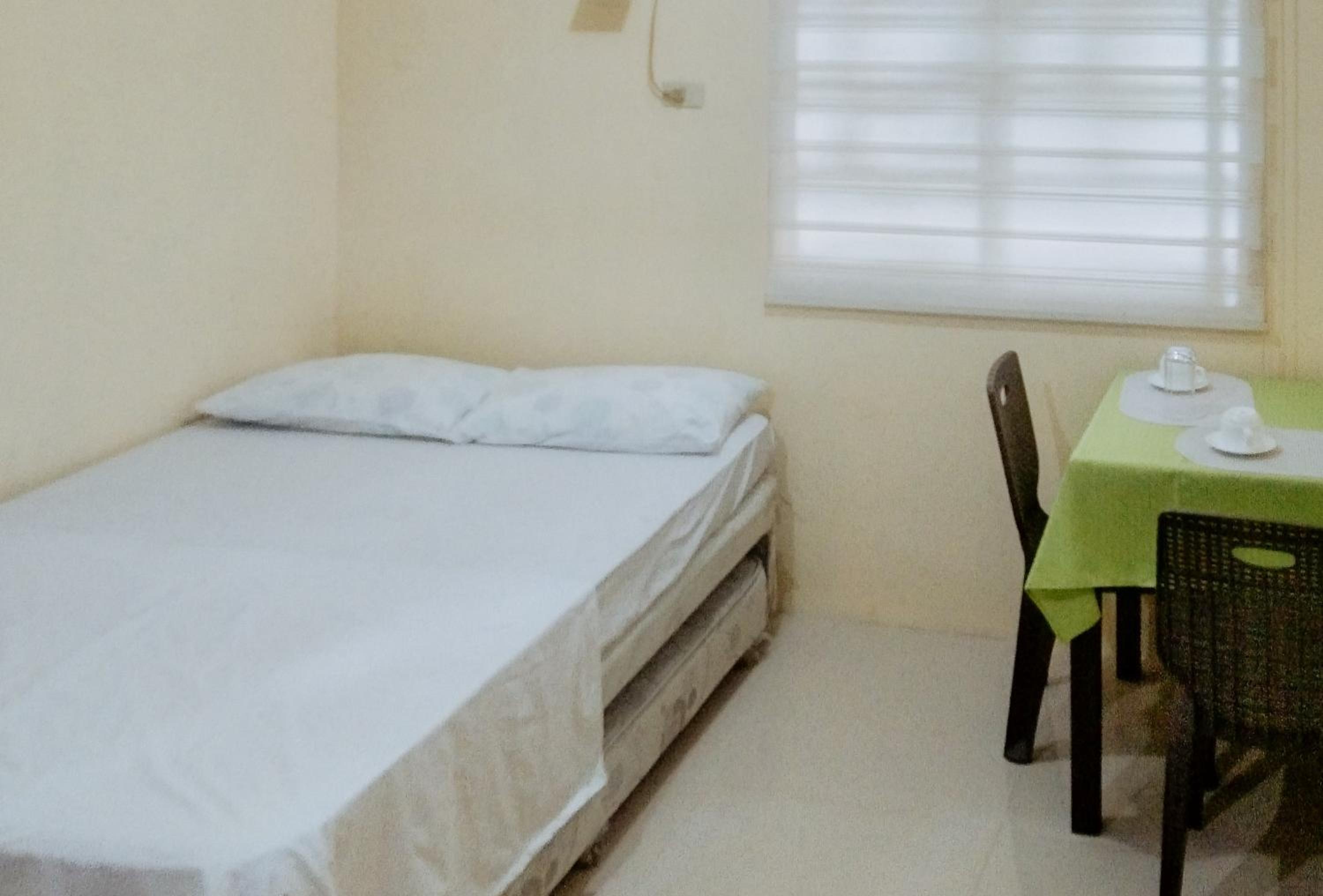Double Room with Shared Bathroom photo 2