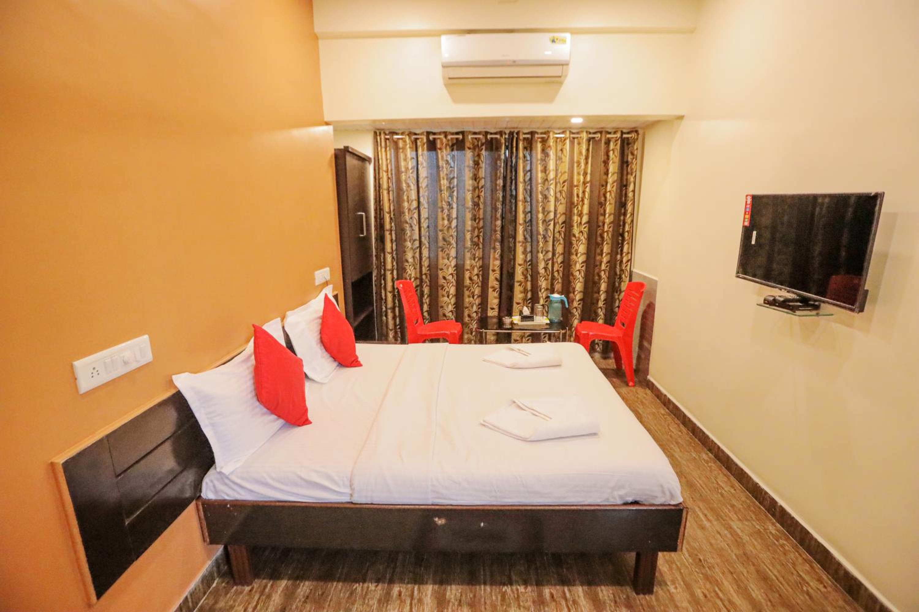 Deluxe Room - Photo 8