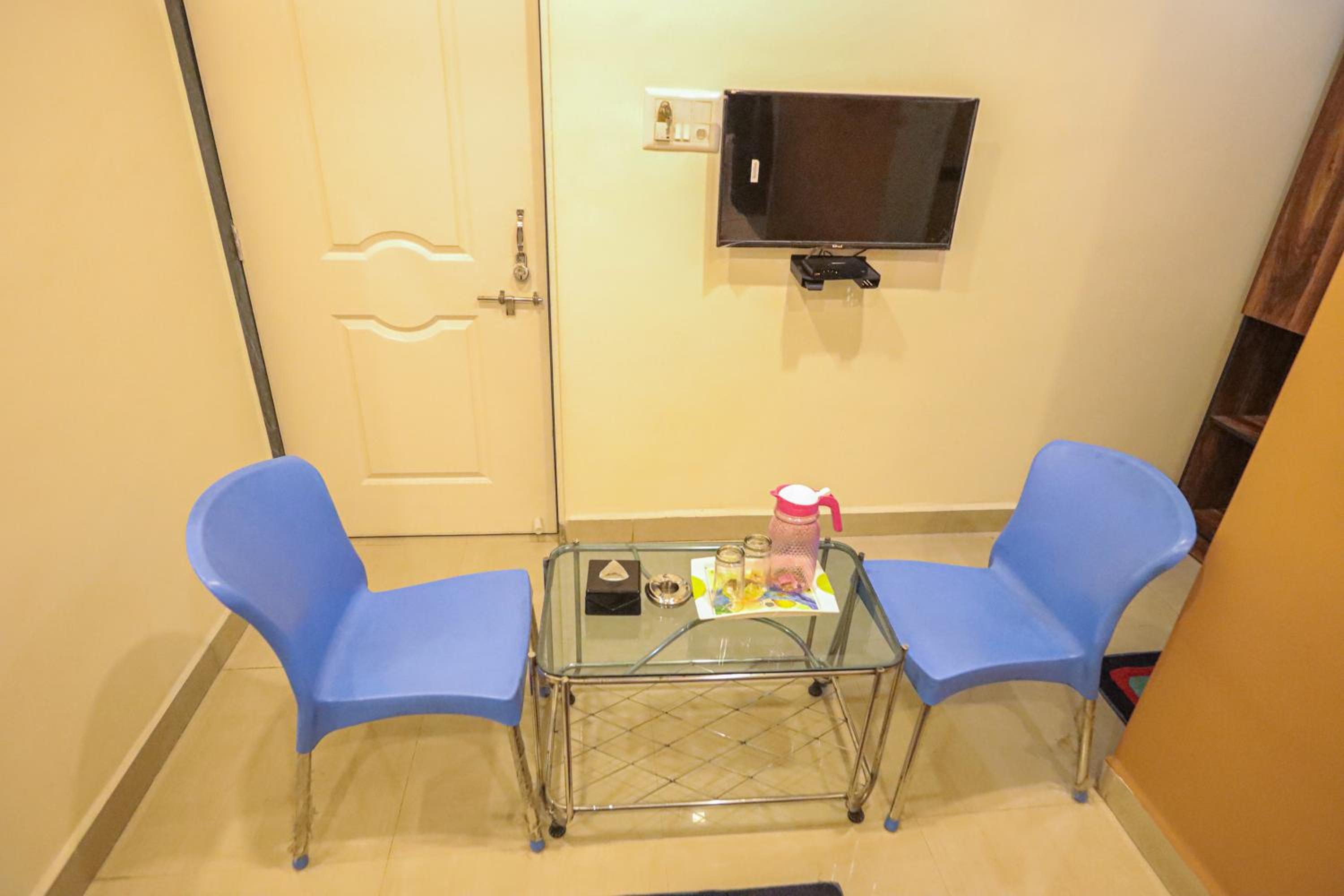 Double Room - Photo 11