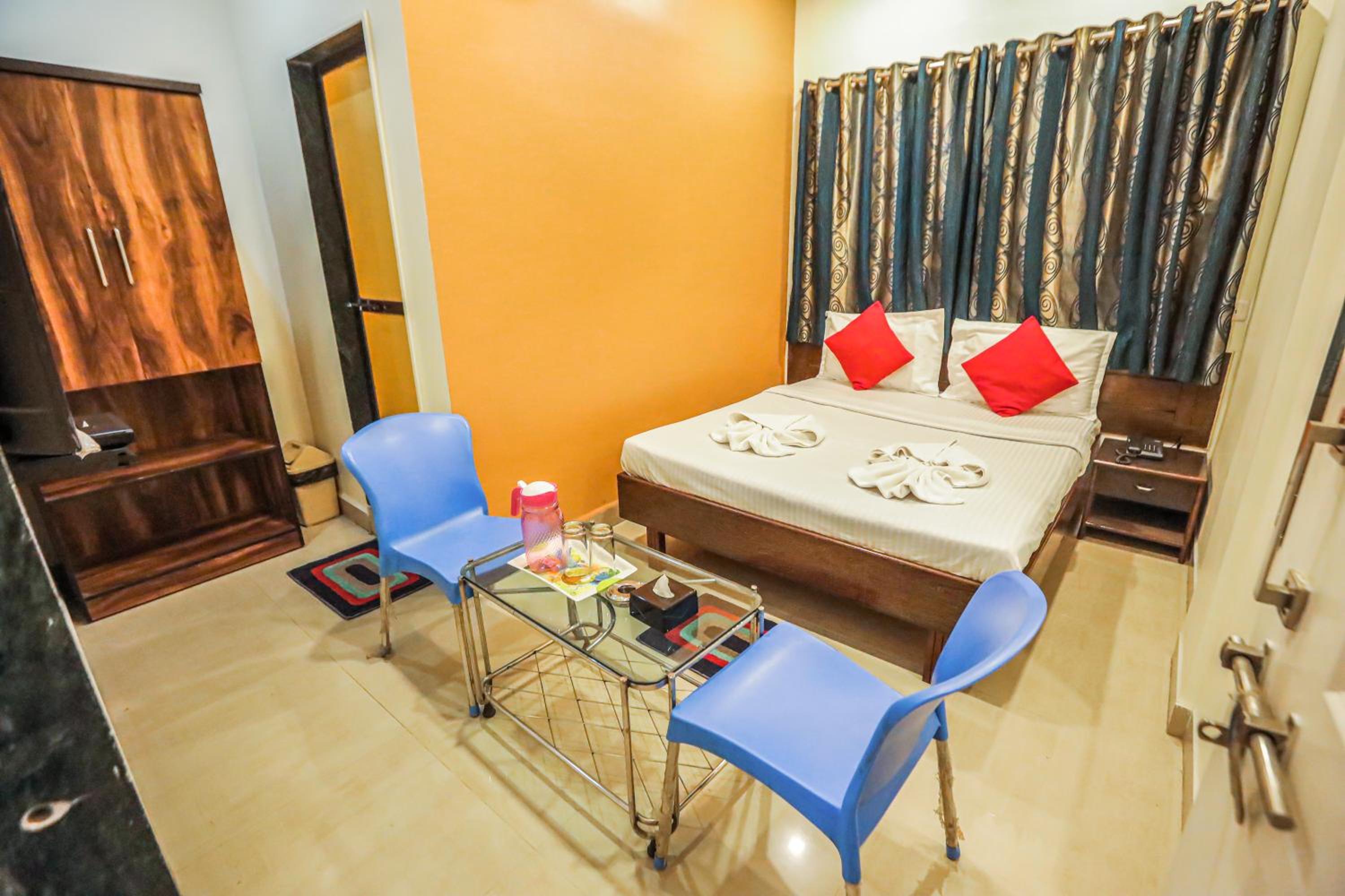 Double Room - Photo 12