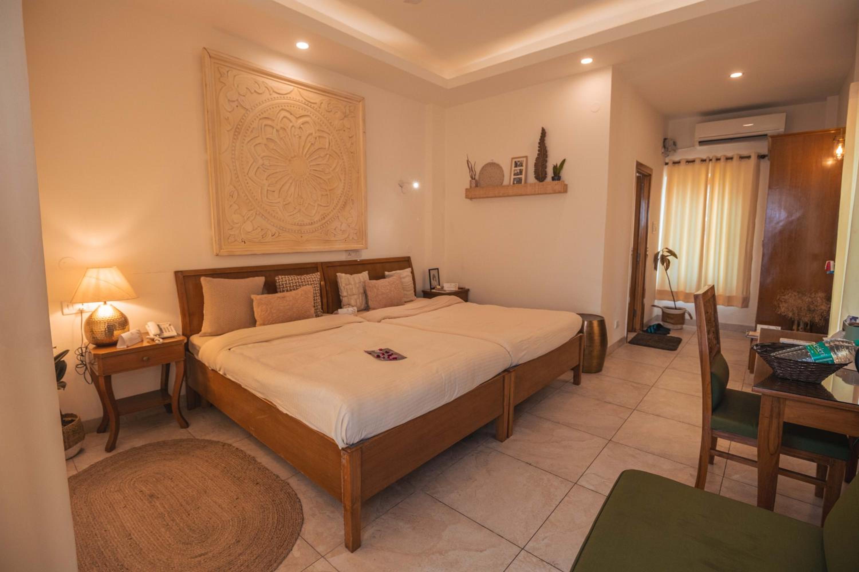 Deluxe Double Room with Pulse Diagnosis and Ayurvedic Short Treatment - Photo 4