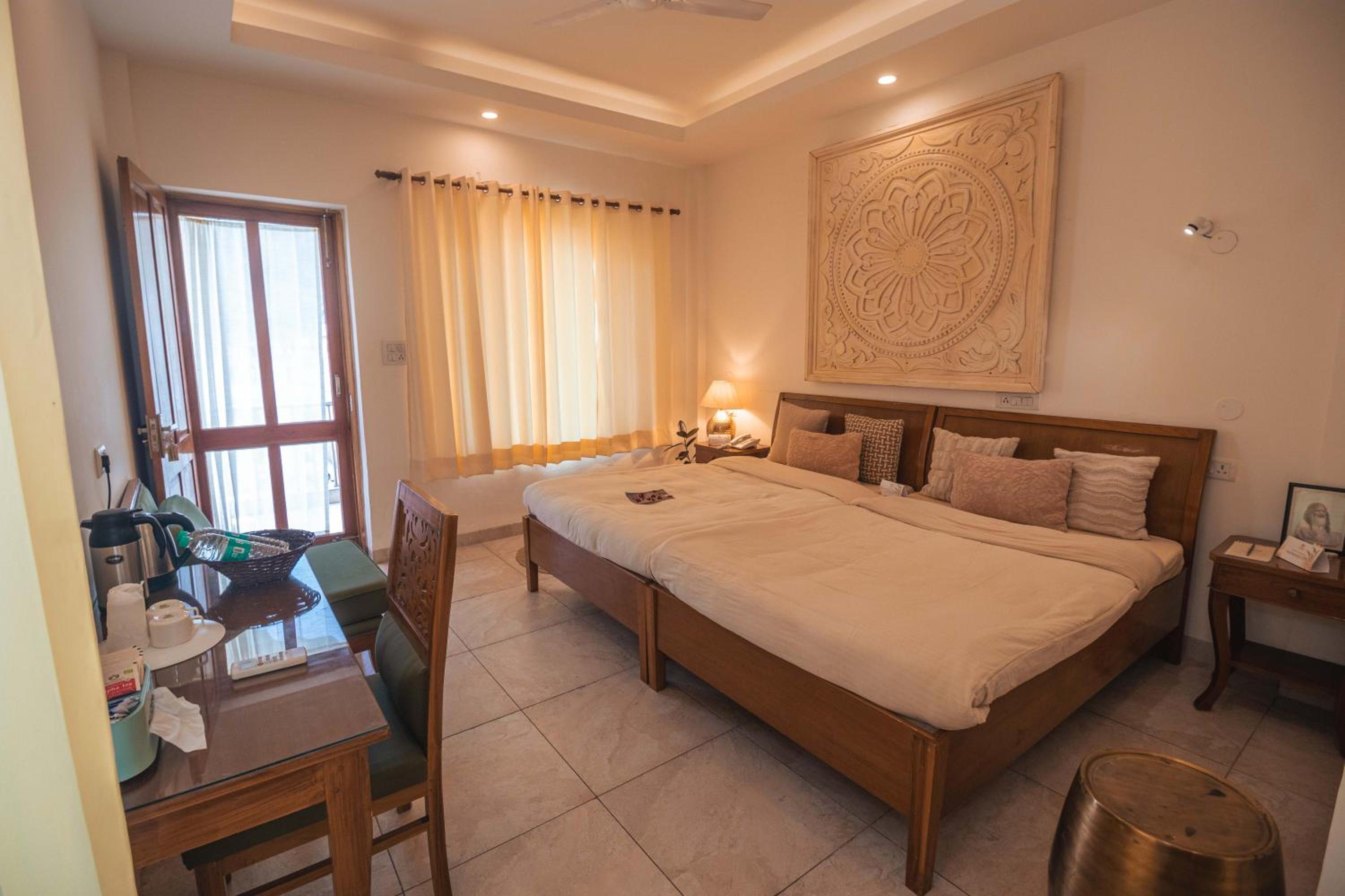 Deluxe Double Room with Pulse Diagnosis and Ayurvedic Short Treatment - Photo 7