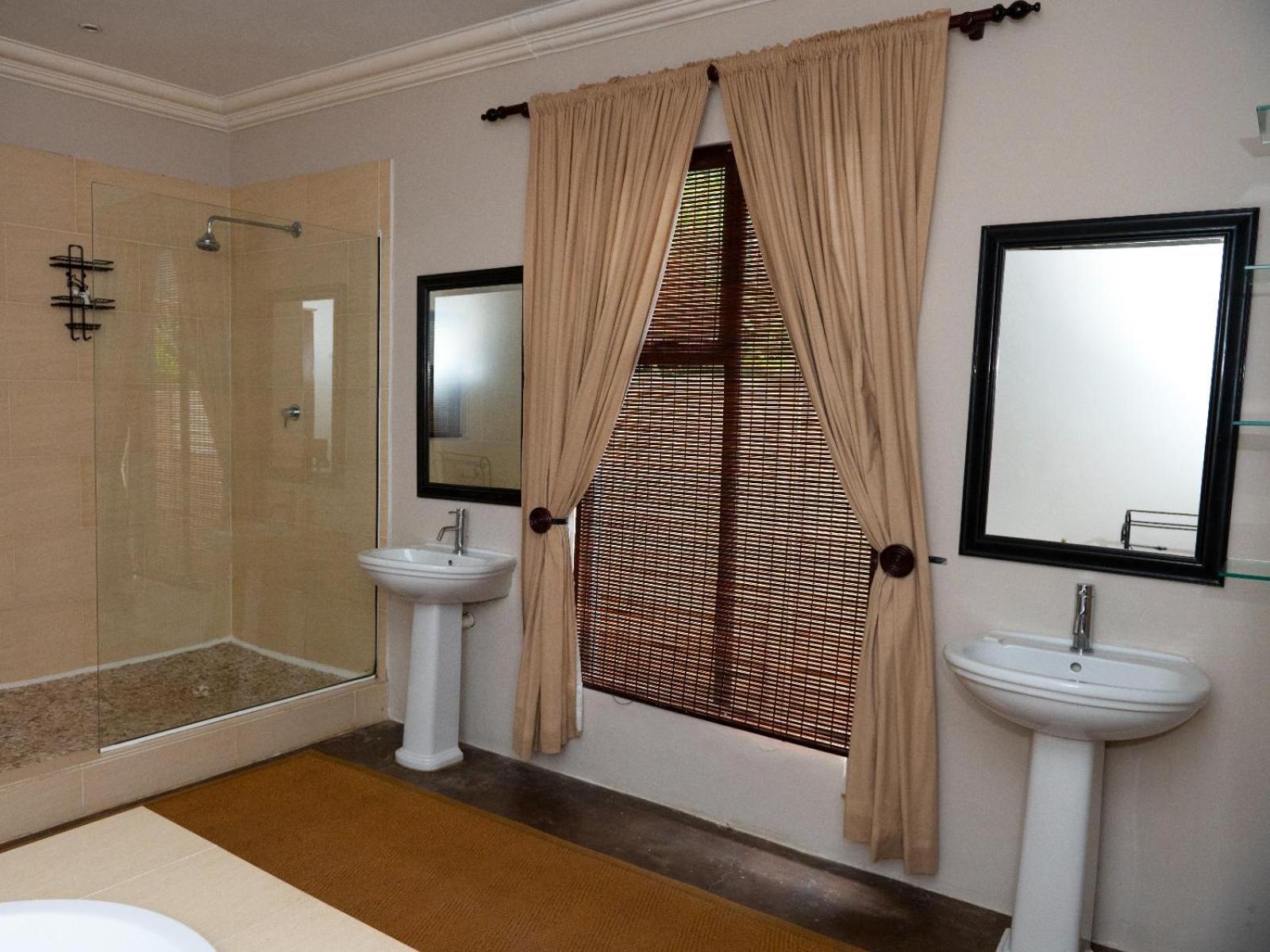 Honeymoon Suite - Photo 4