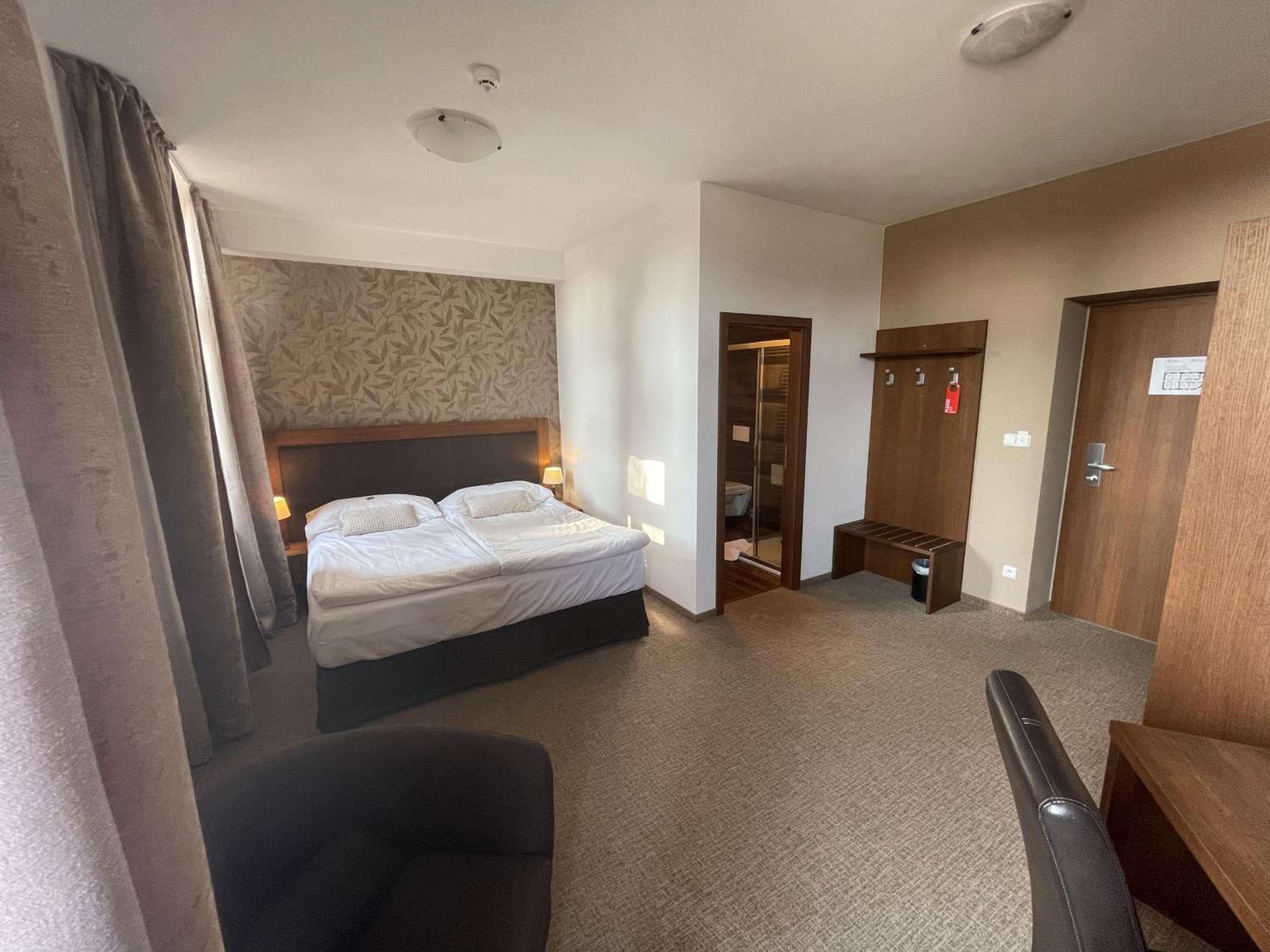 Standard Double or Twin Room photo 3